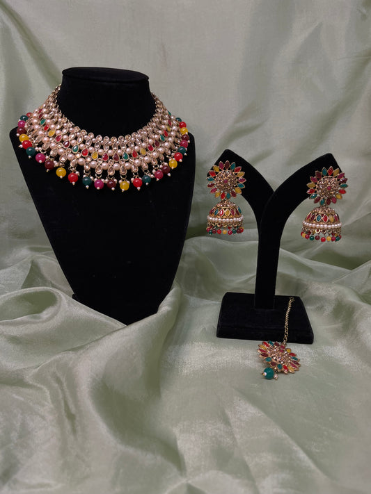 Multi-colour necklace set
