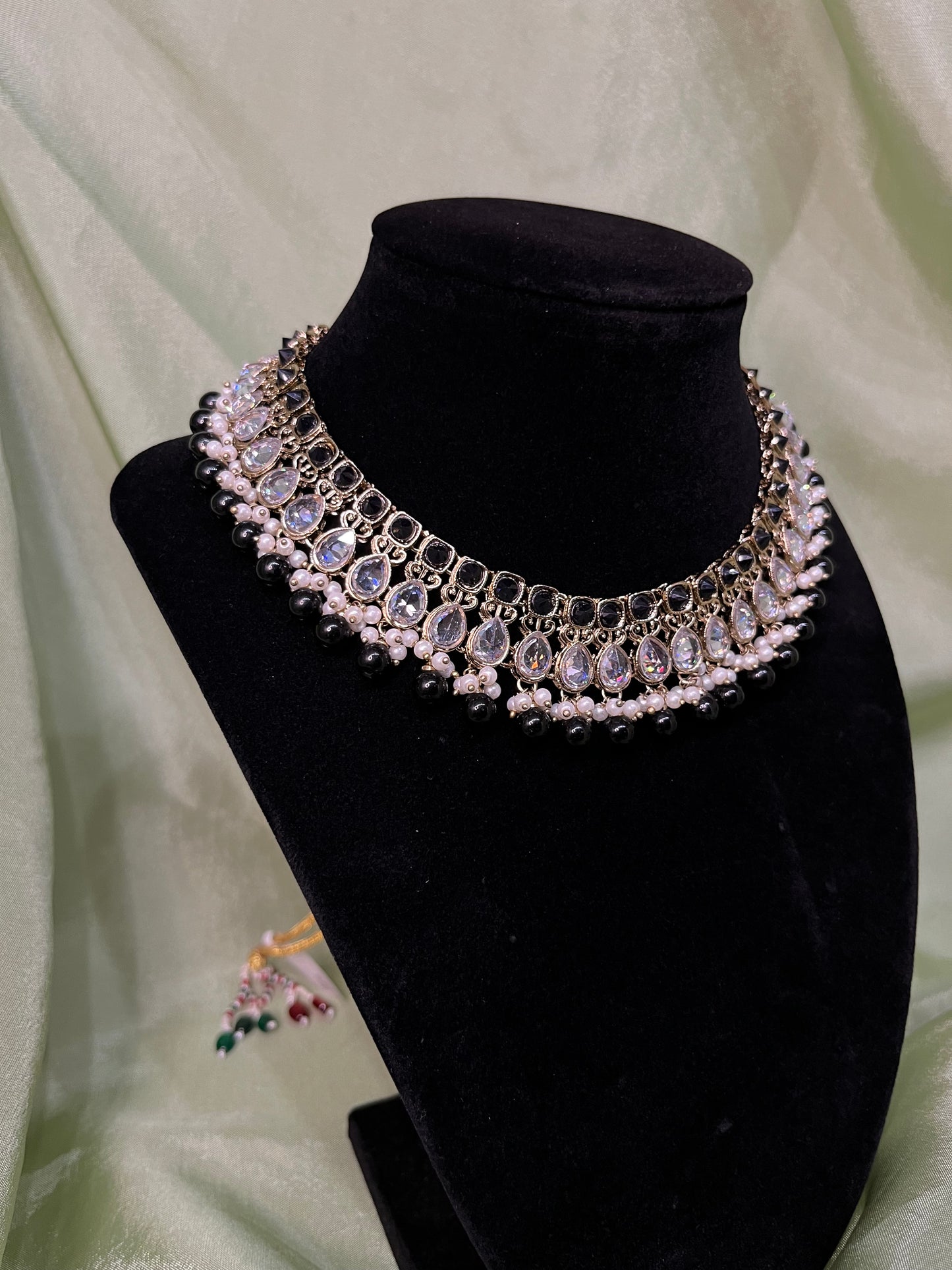 Black necklace set