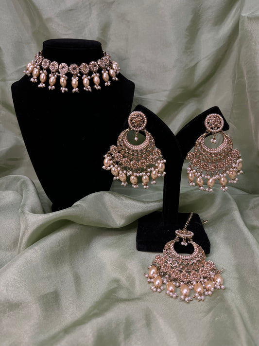 Gold choker set