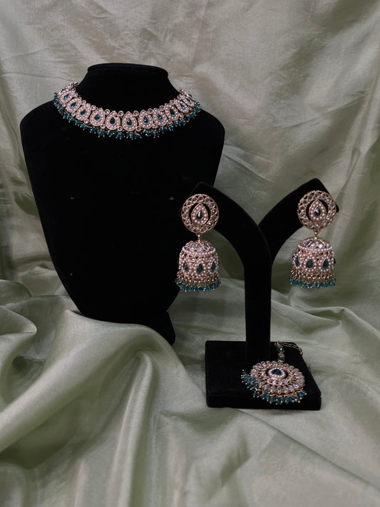 Emerald green necklace set