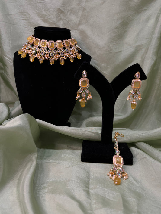 Yellow Mona Lisa choker set