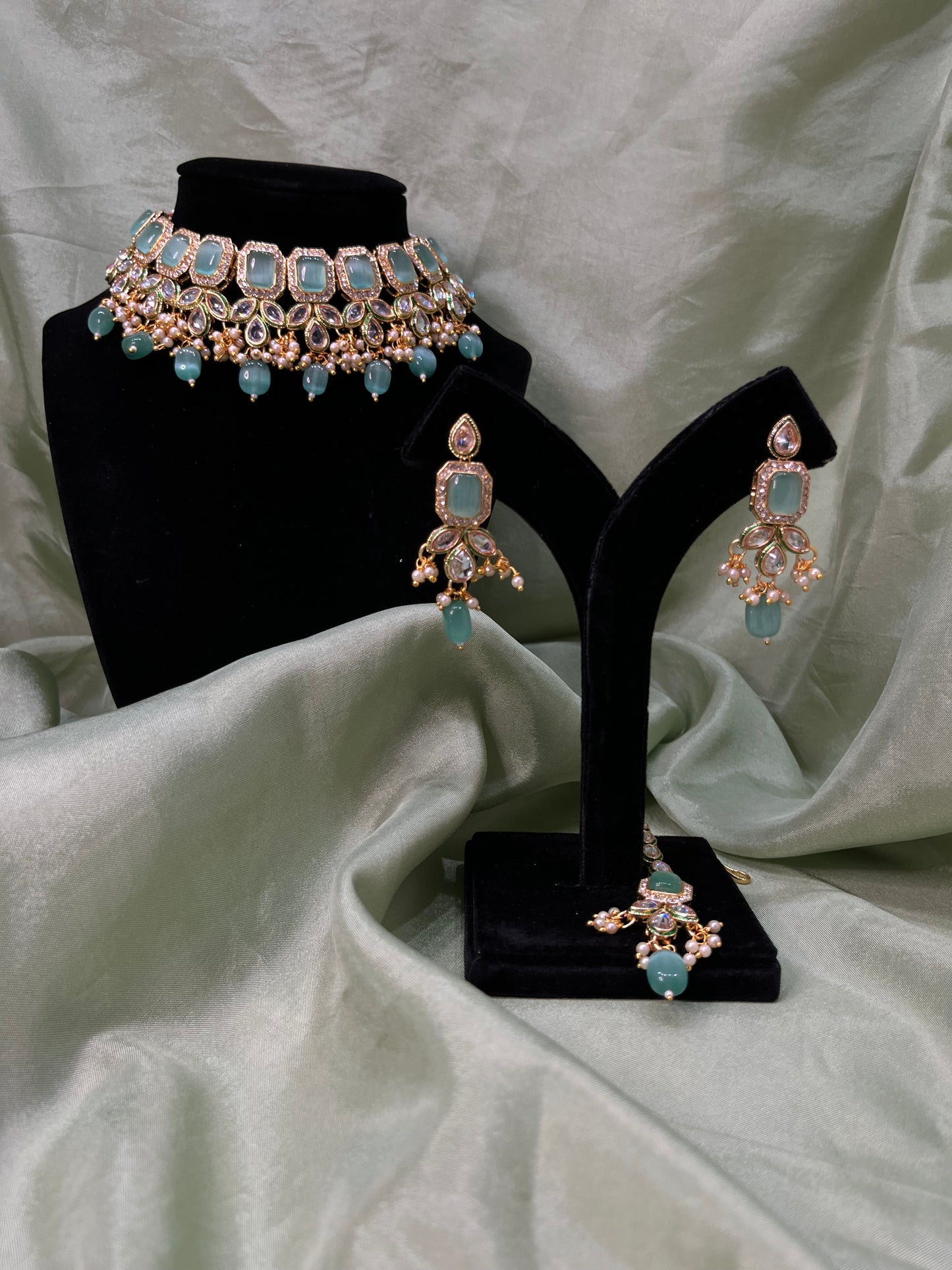 Sea green Mona Lisa choker set