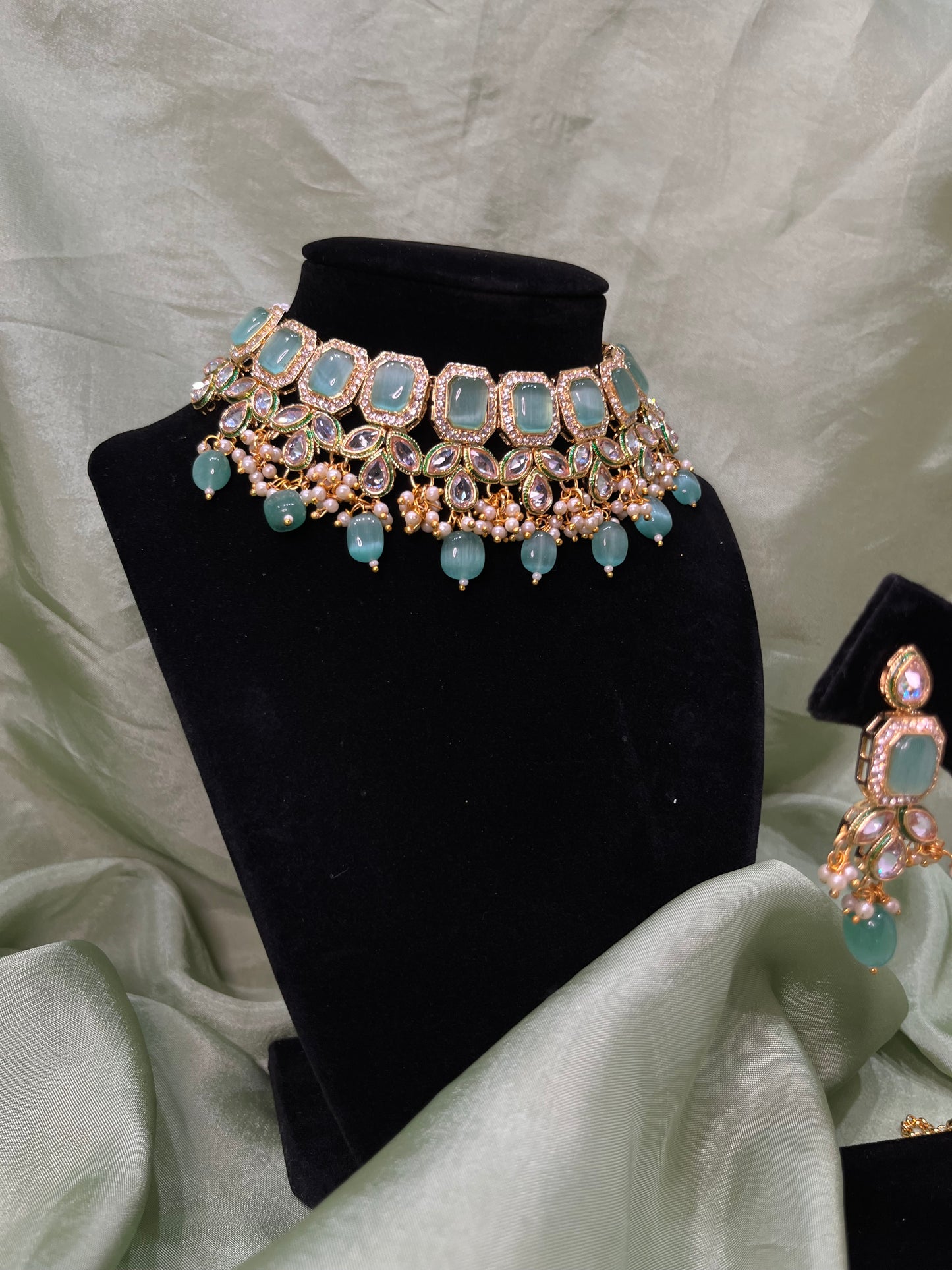 Sea green Mona Lisa choker set
