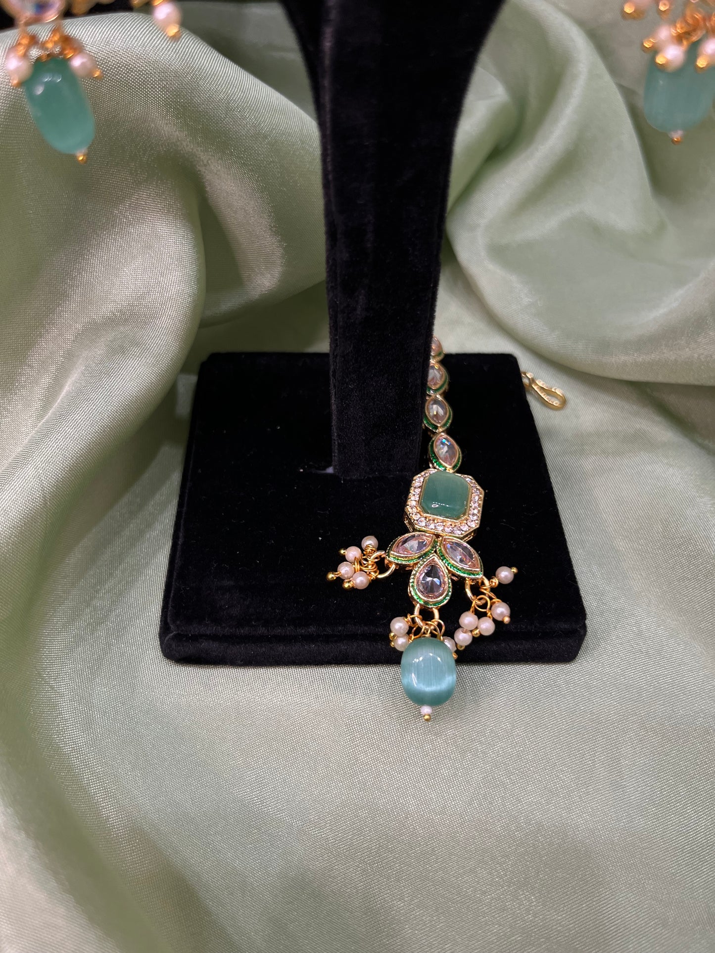 Sea green Mona Lisa choker set