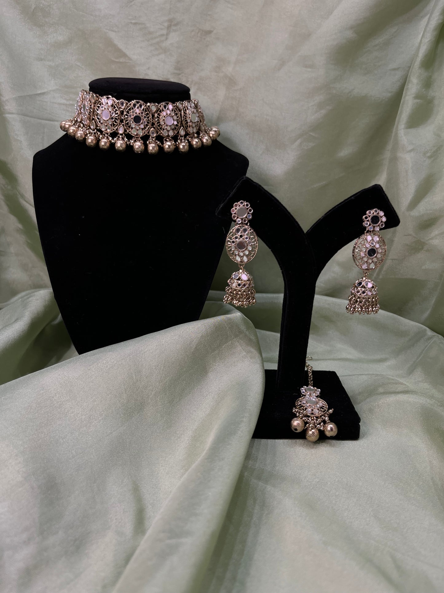 Gold mirror work choker set