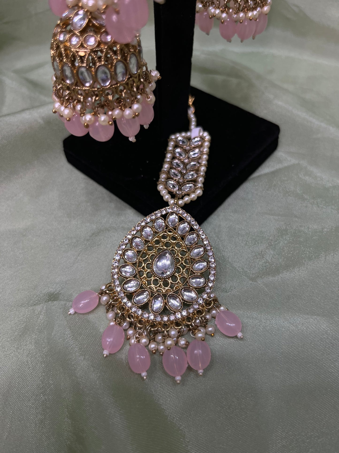 Baby pink earring/tikka set