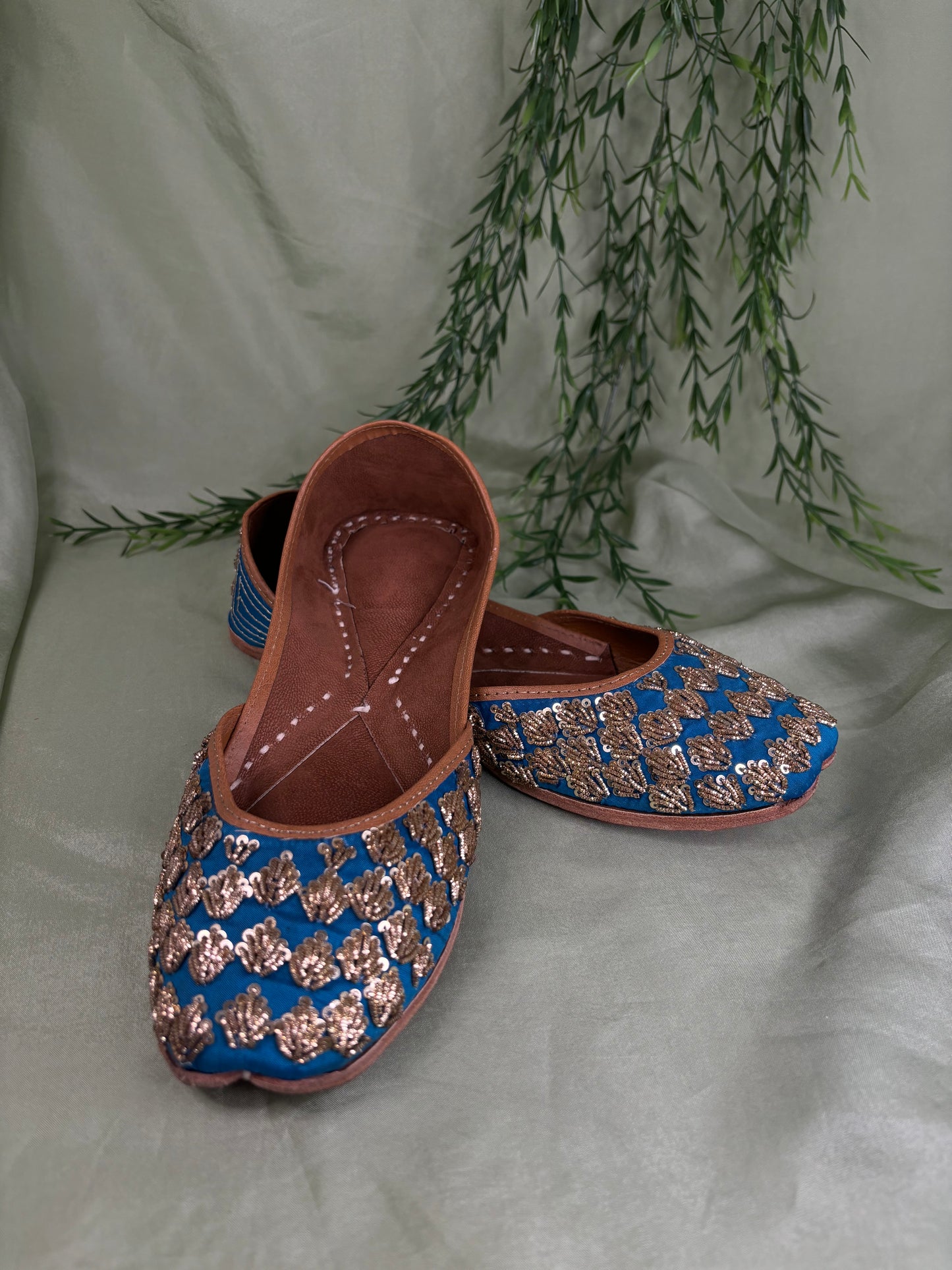 Blue Punjabi jutti