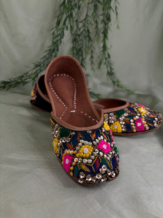 Multi-colour Punjabi jutti