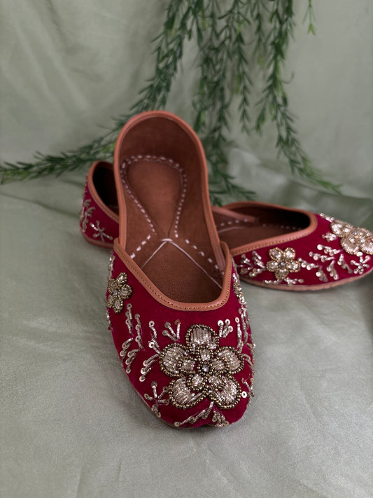 Hot pink Punjabi jutti