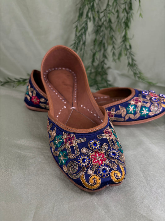Royal blue Punjabi jutti