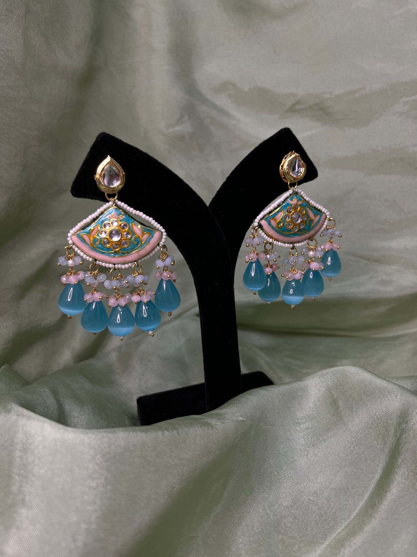 Frozi and baby pink meenakari Tiyani kundan choker set