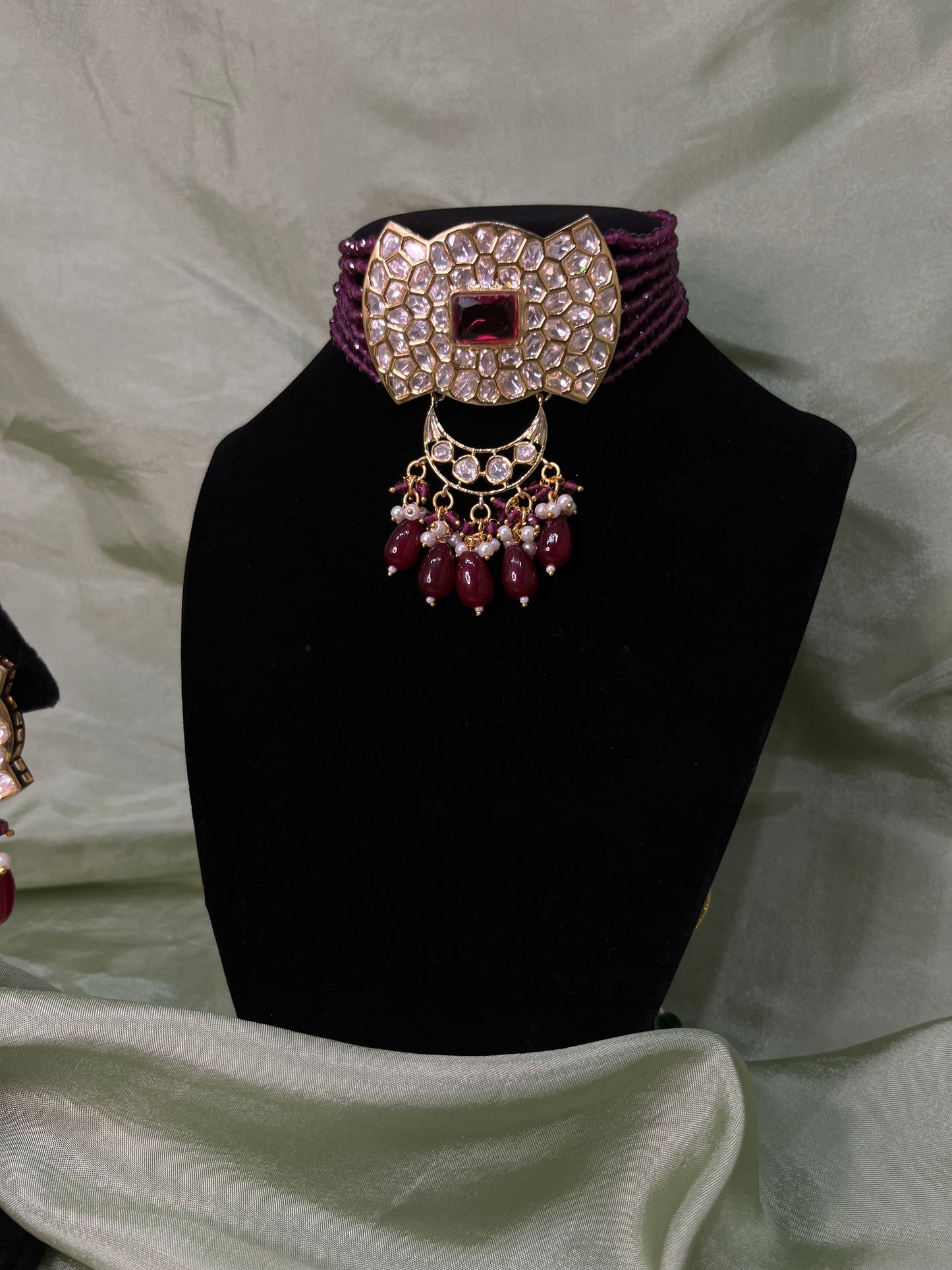 Maroon Tiyani kundan choker set