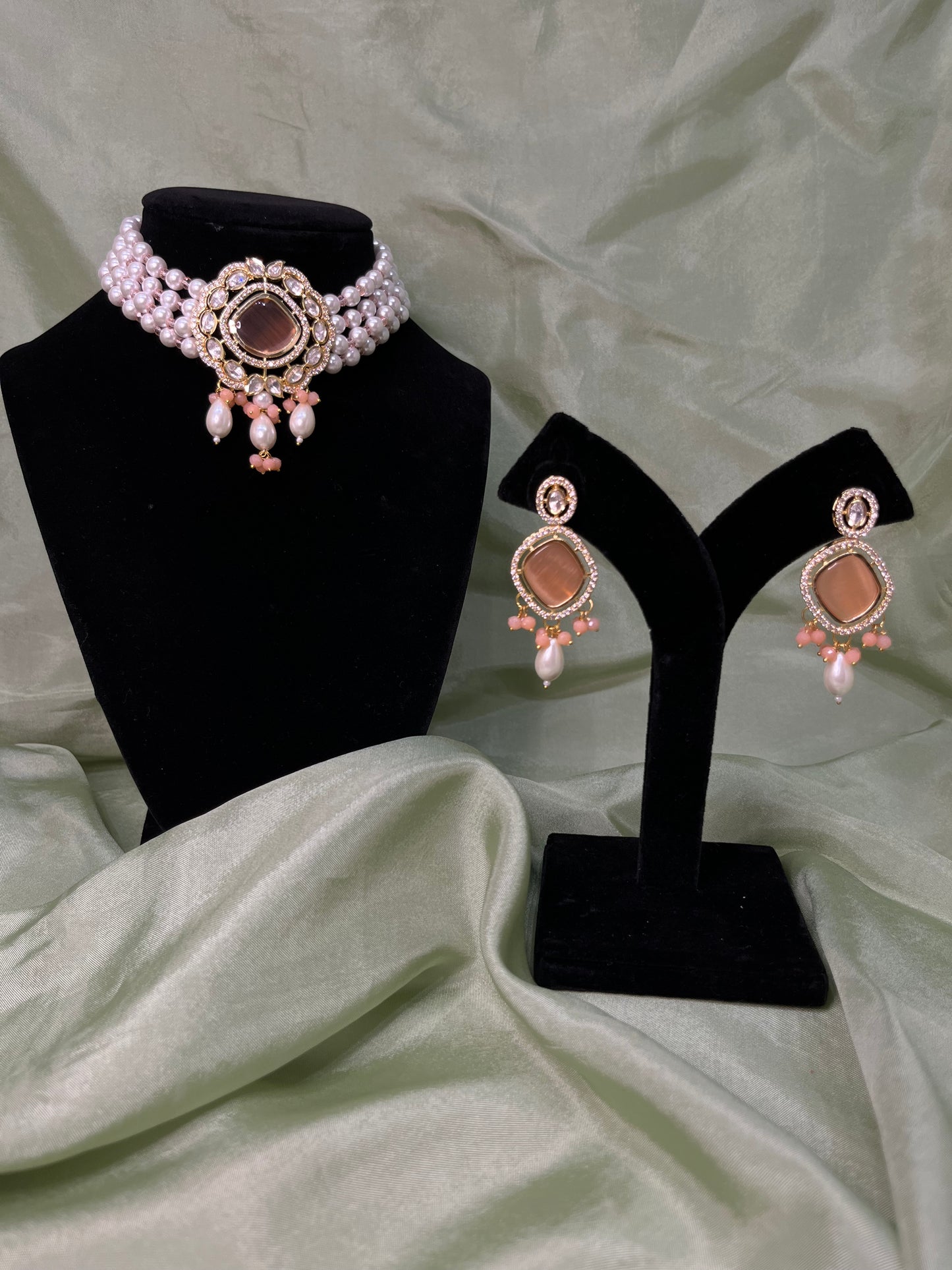 Peach Tiyani kundan choker set