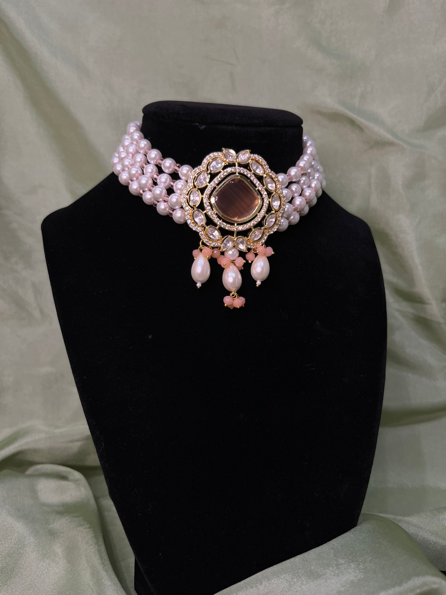 Peach Tiyani kundan choker set