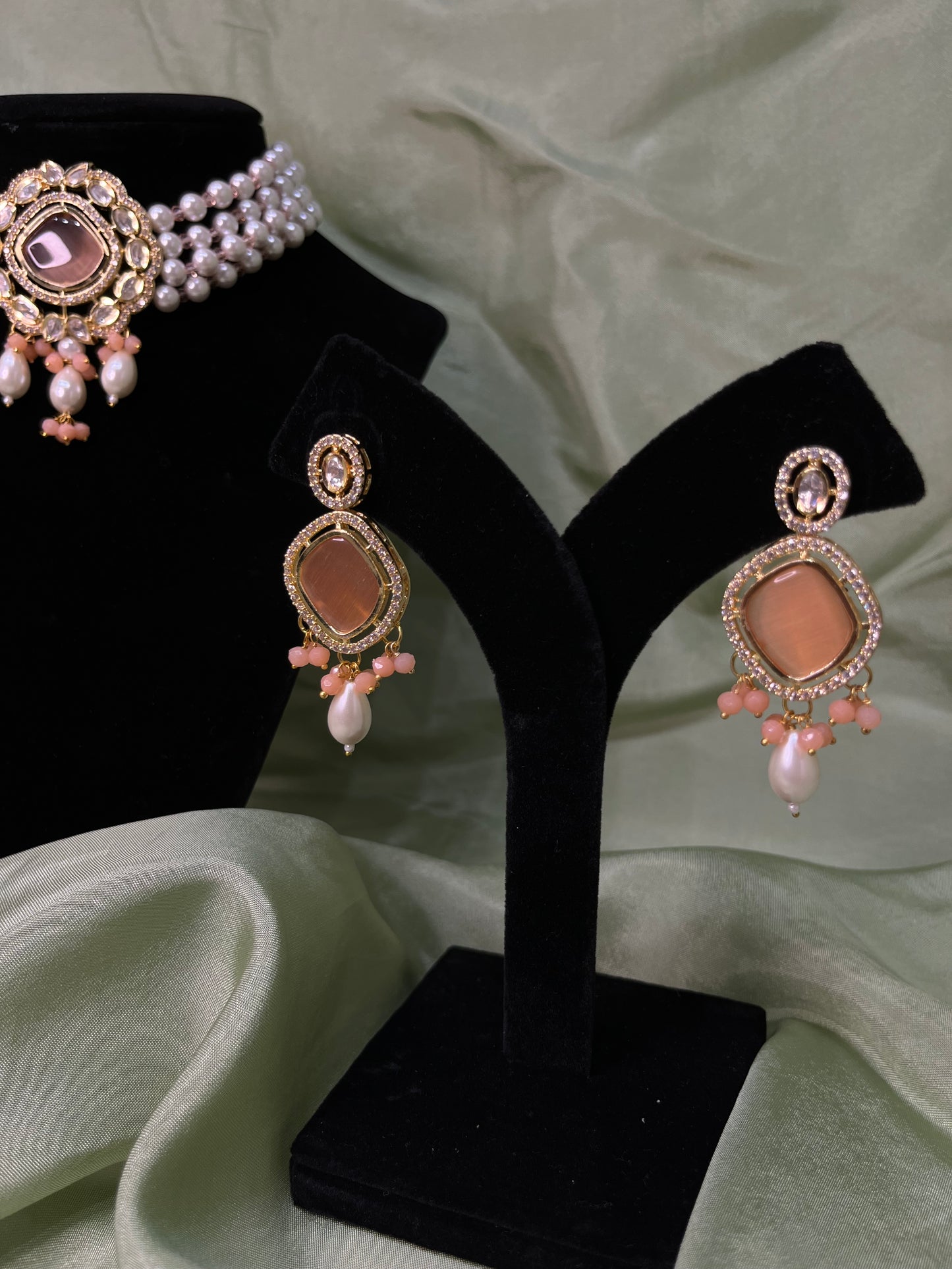 Peach Tiyani kundan choker set