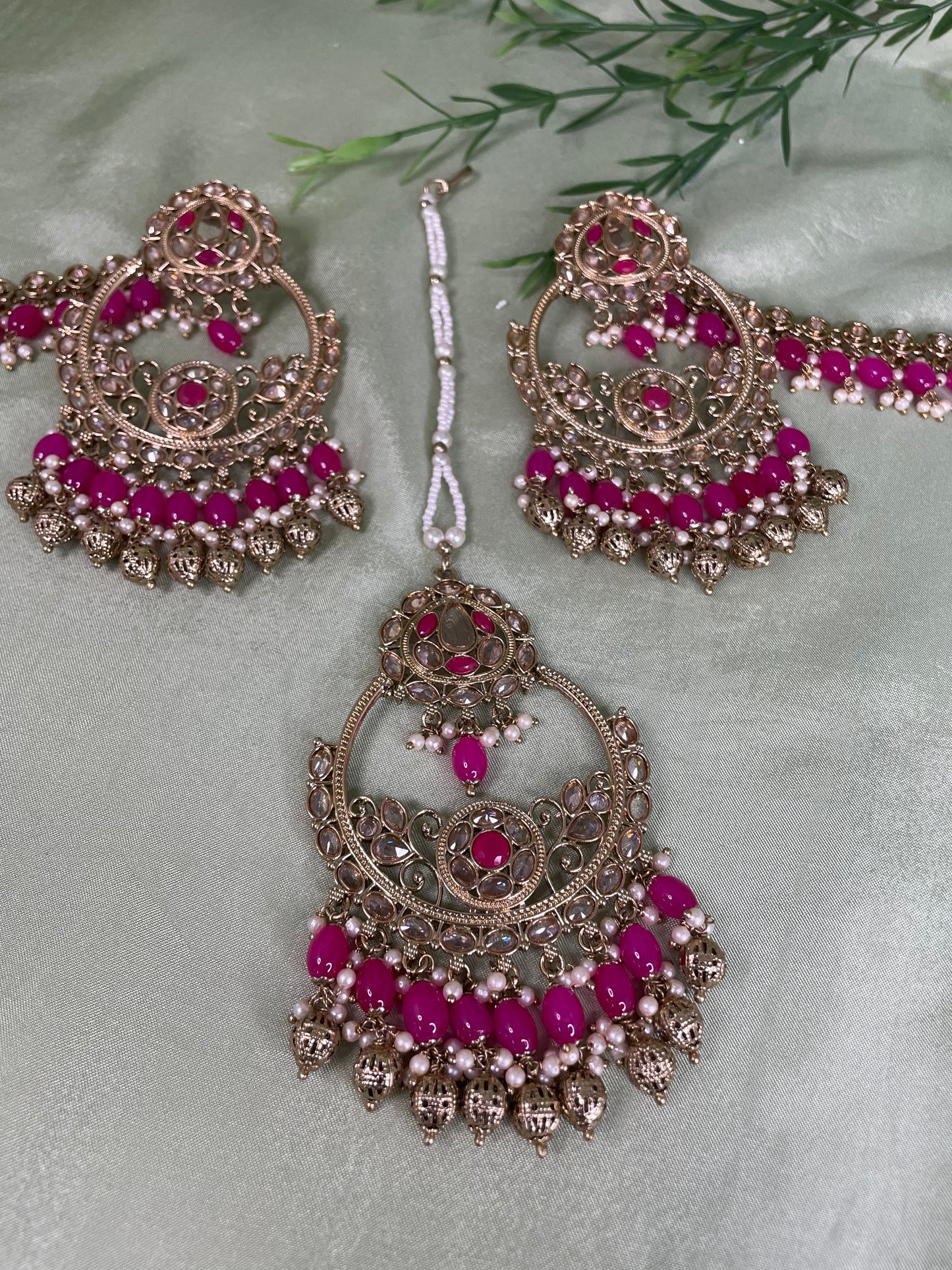 Hot pink earring/tikka set with sahare