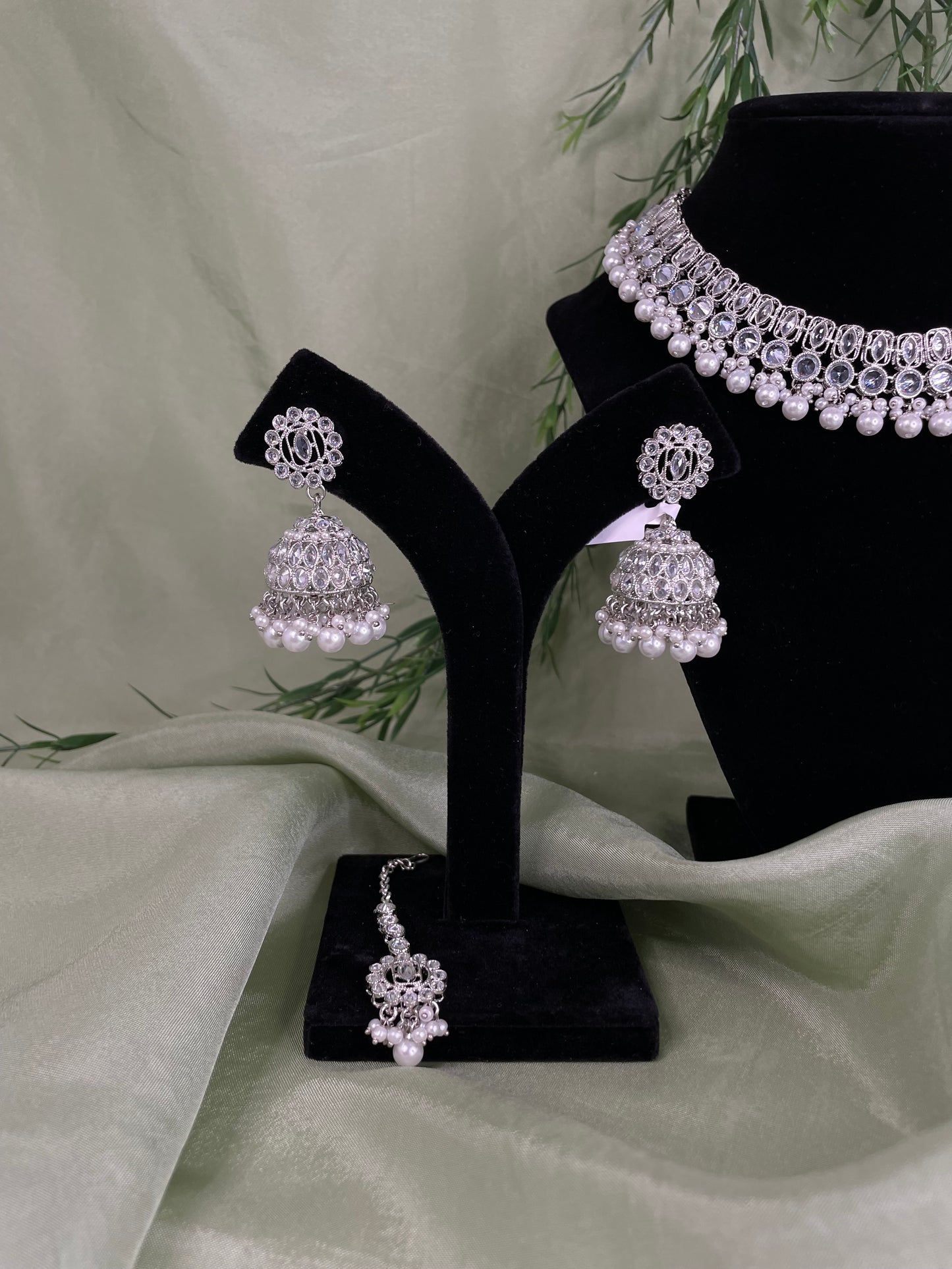 Silver choker set
