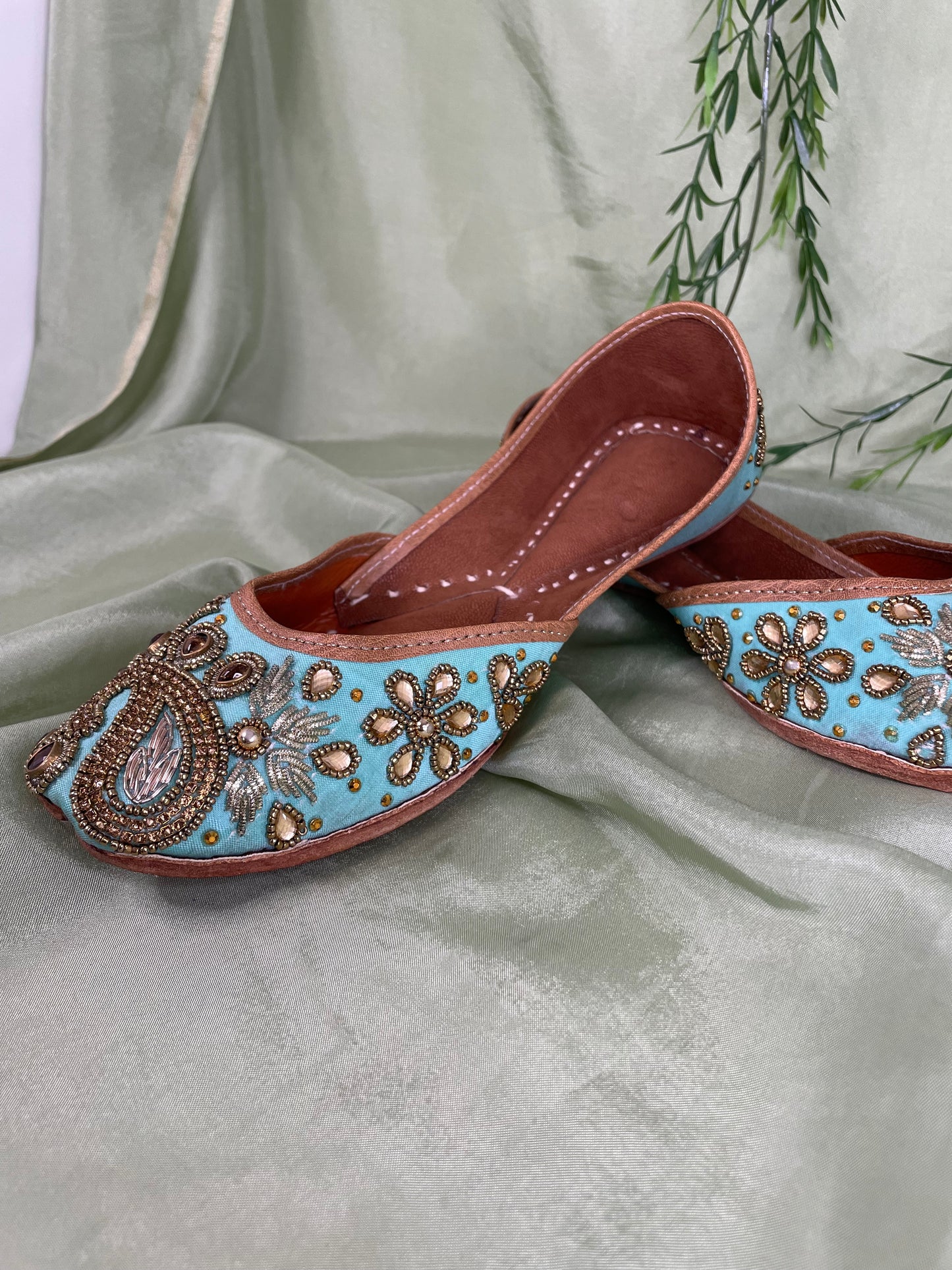 Sea green Punjabi jutti