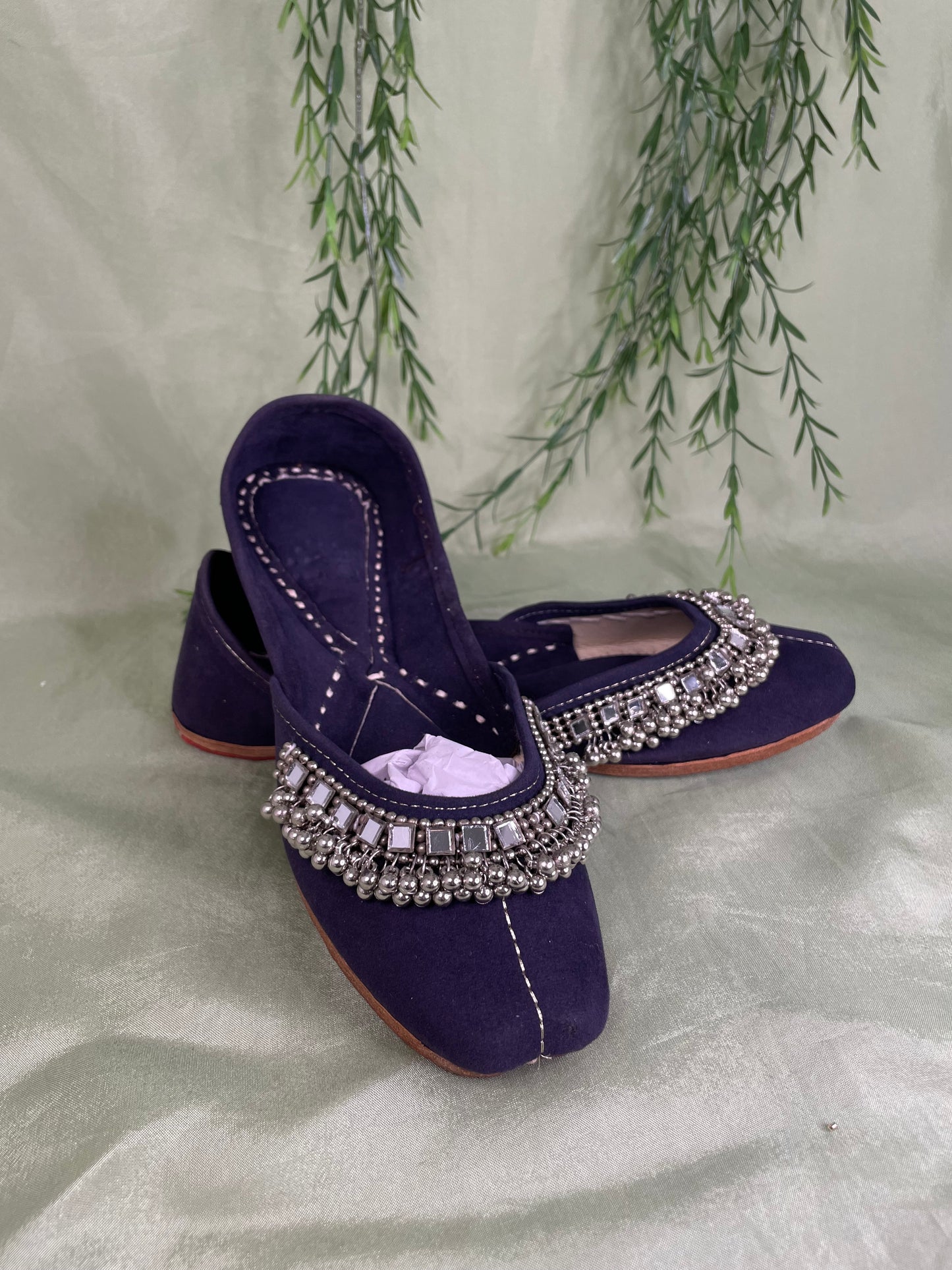 Navy blue Punjabi jutti