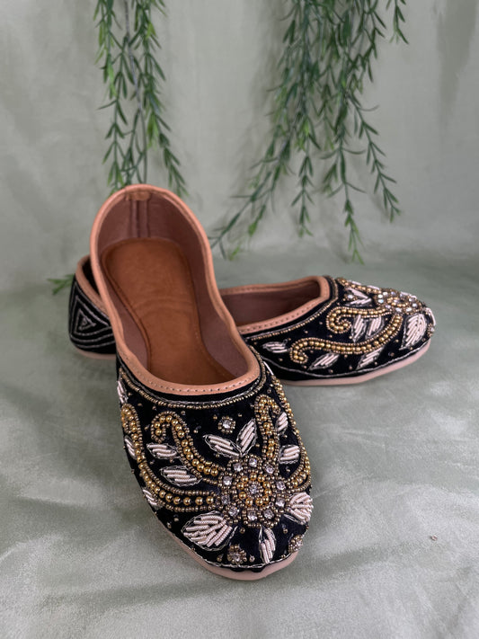 Black Punjabi jutti