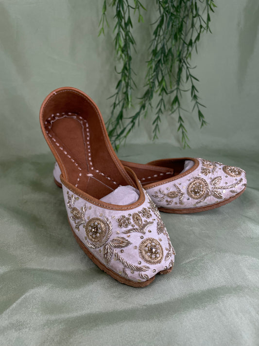 White  Punjabi jutti