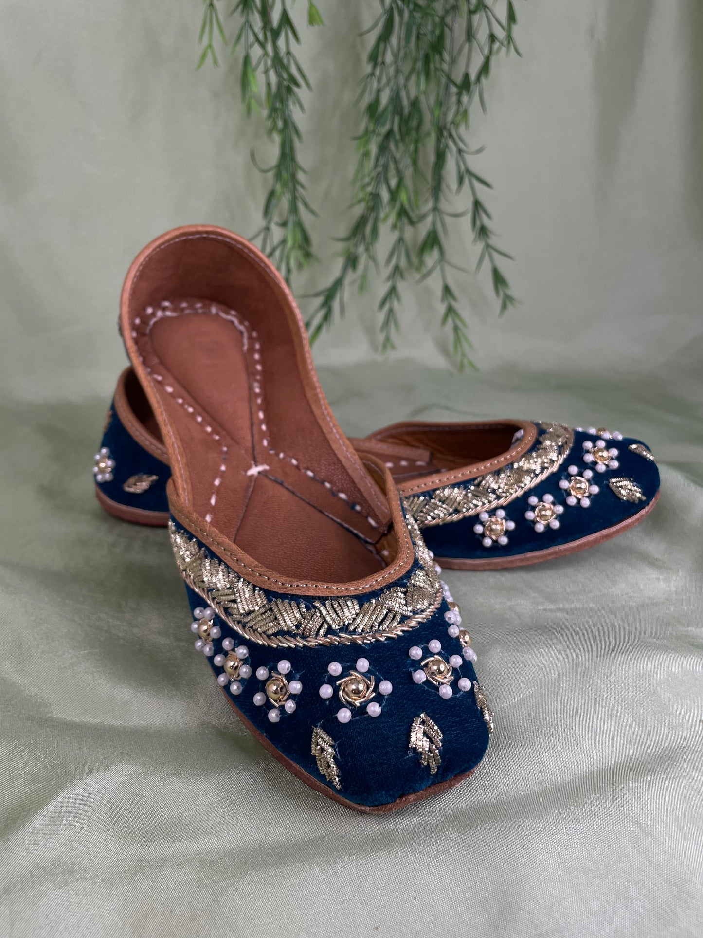 Navy blue Punjabi jutti