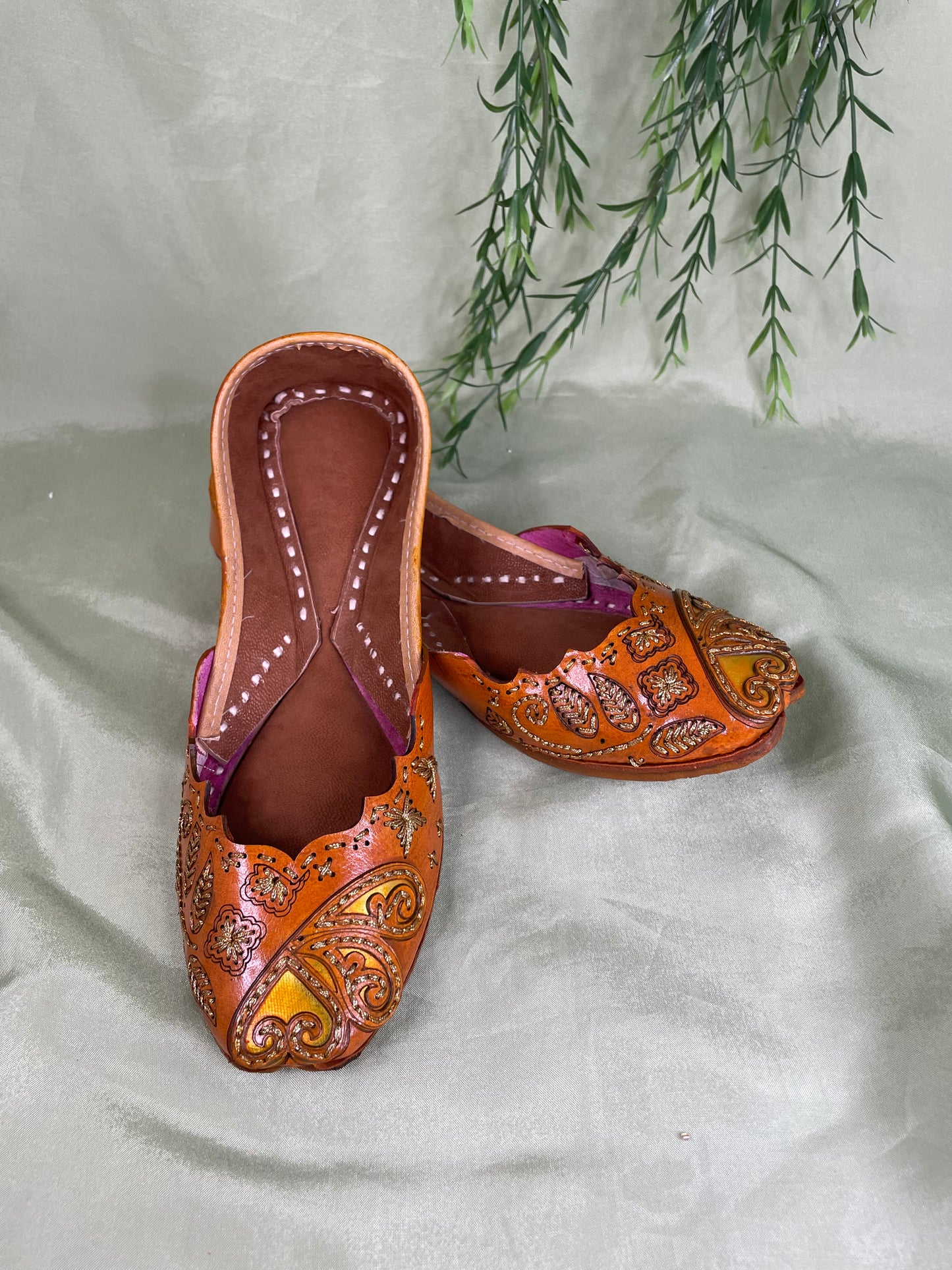 Leather Punjabi jutti