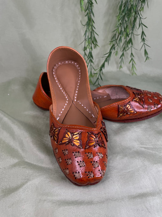 Butterfly leather jutti