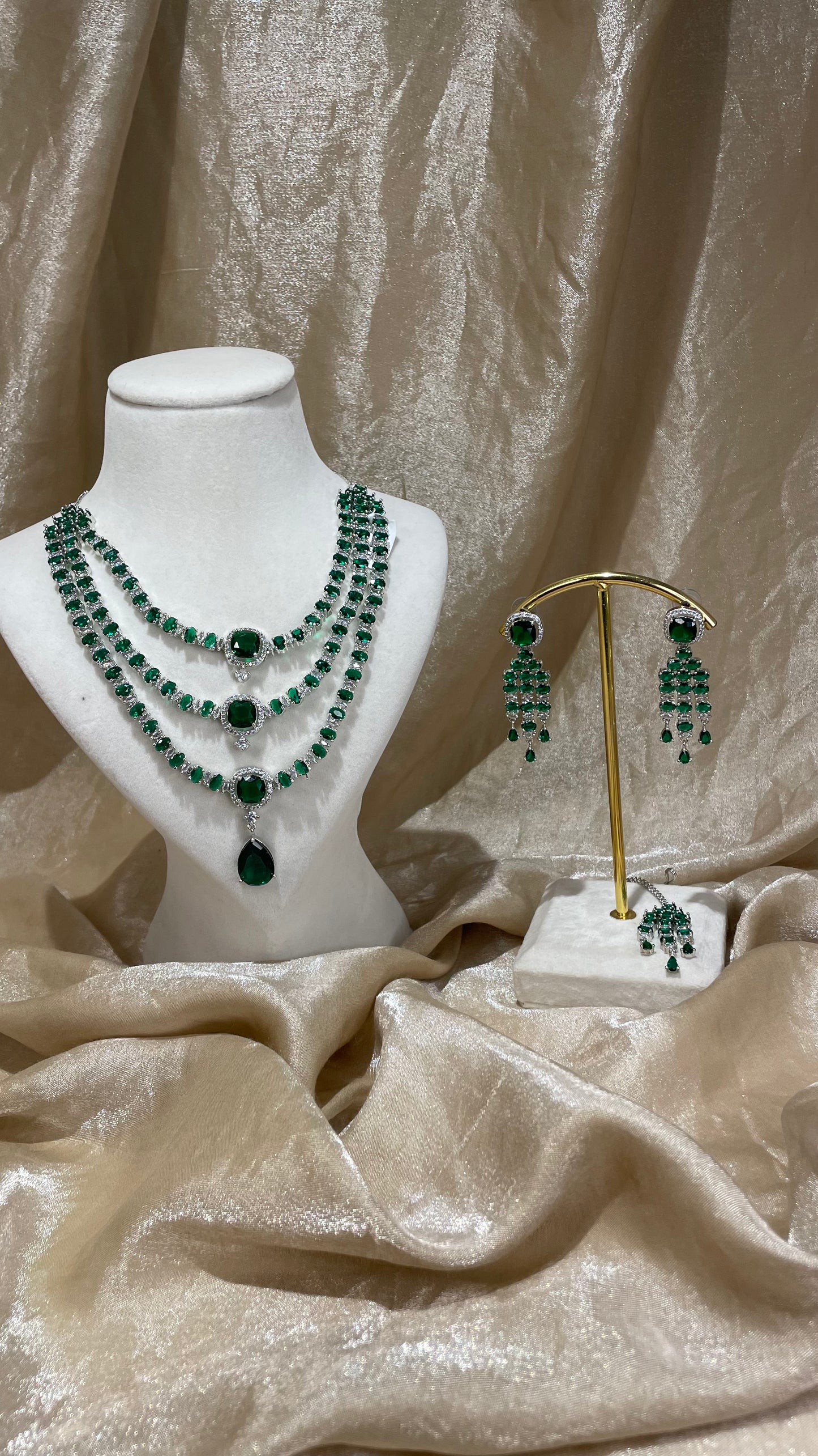 emerald green necklace set