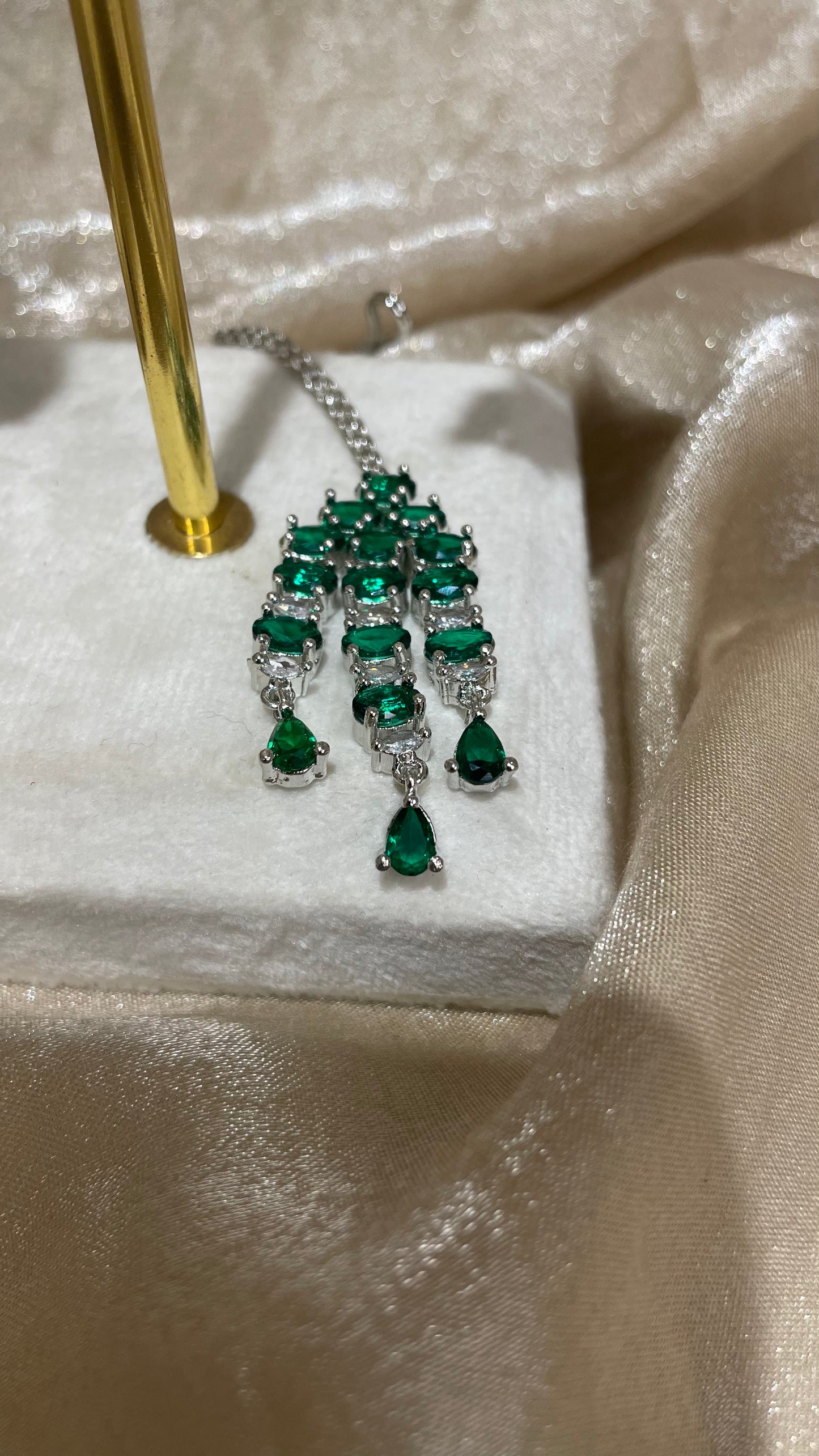 emerald green necklace set