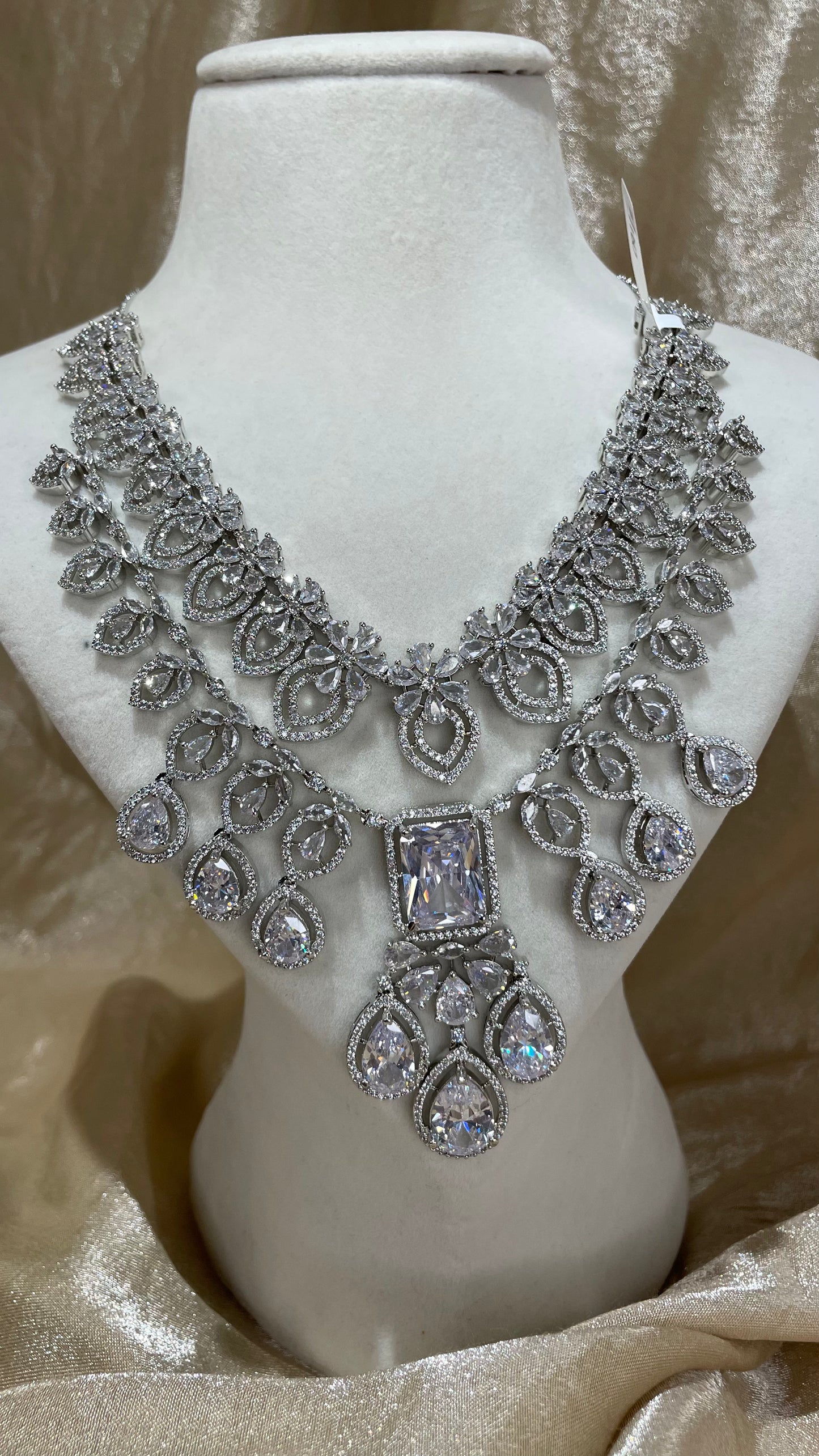heavy American diamond necklace