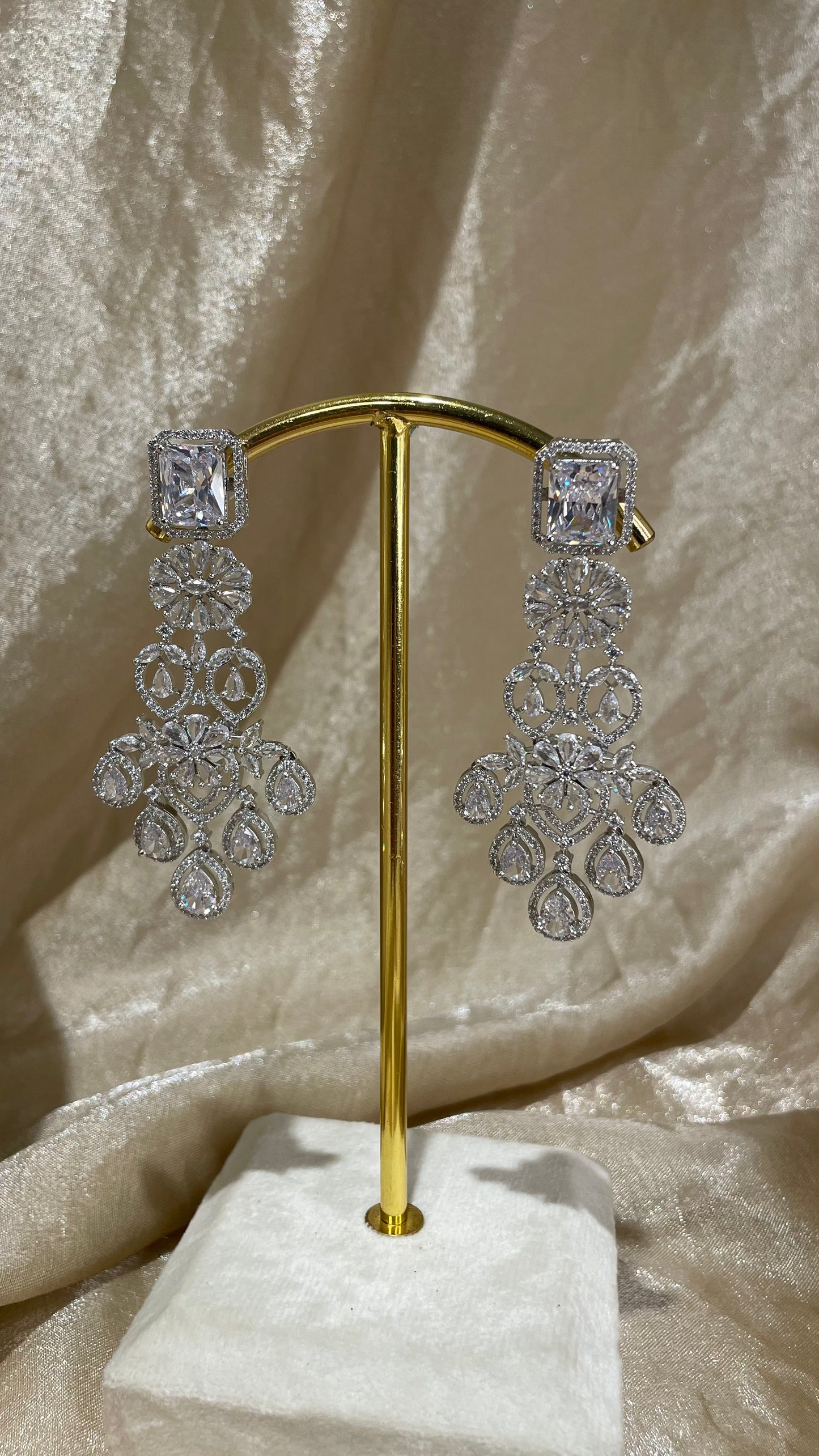 heavy American diamond necklace