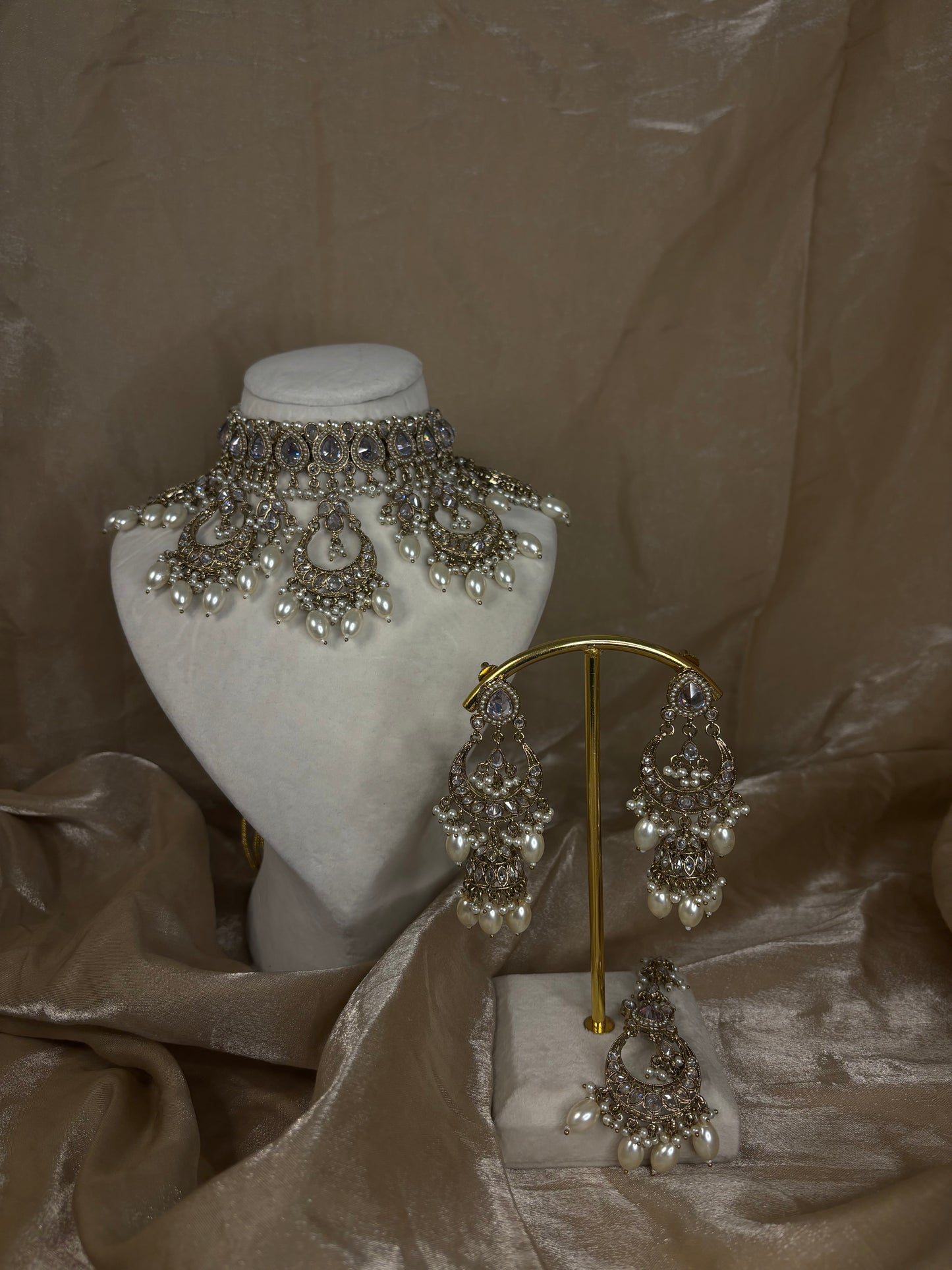 Gold choker set