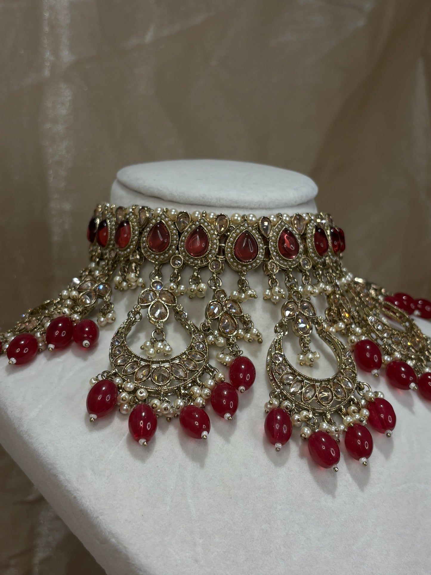 Heavy maroon choker set