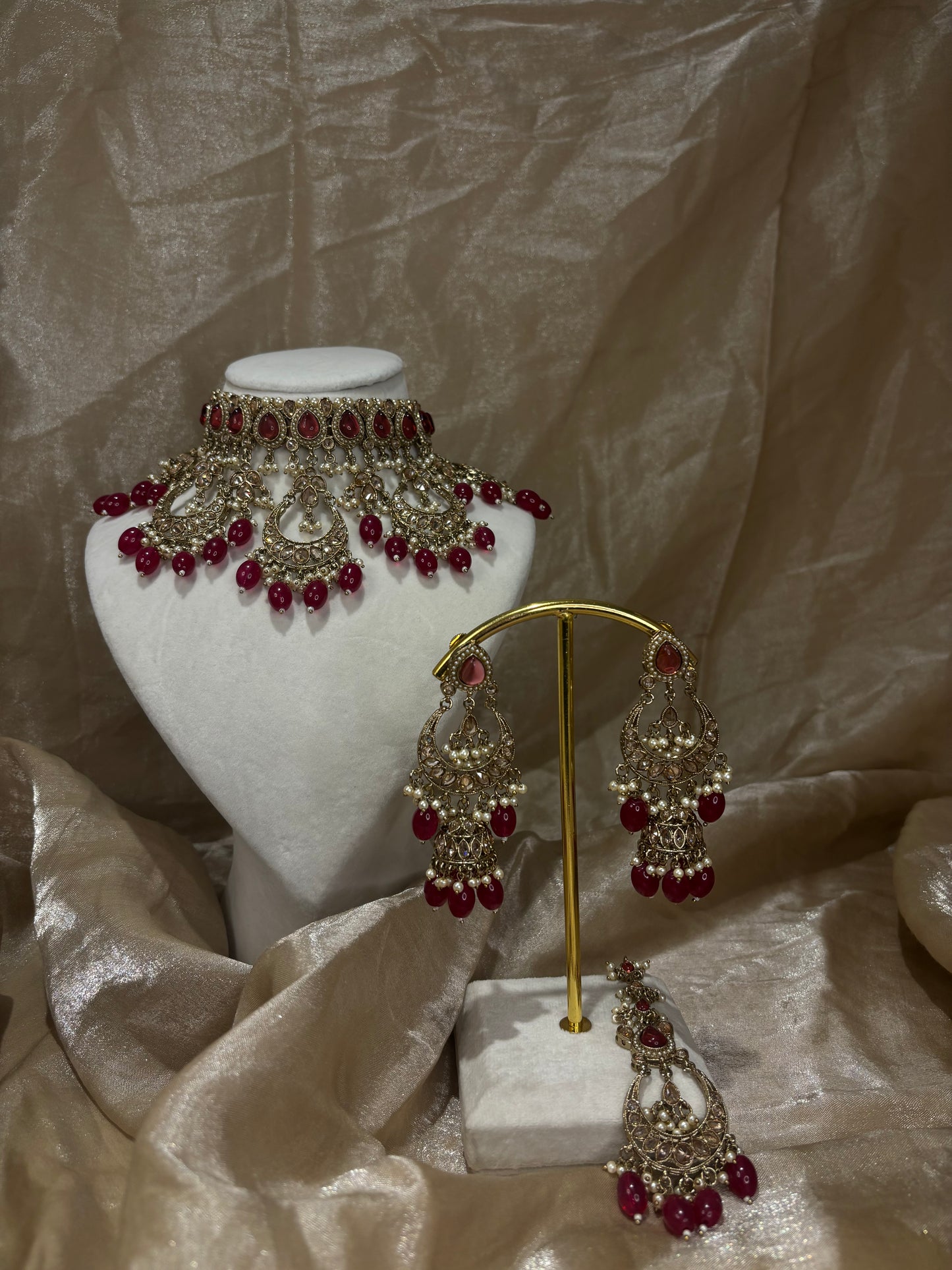 Heavy maroon choker set