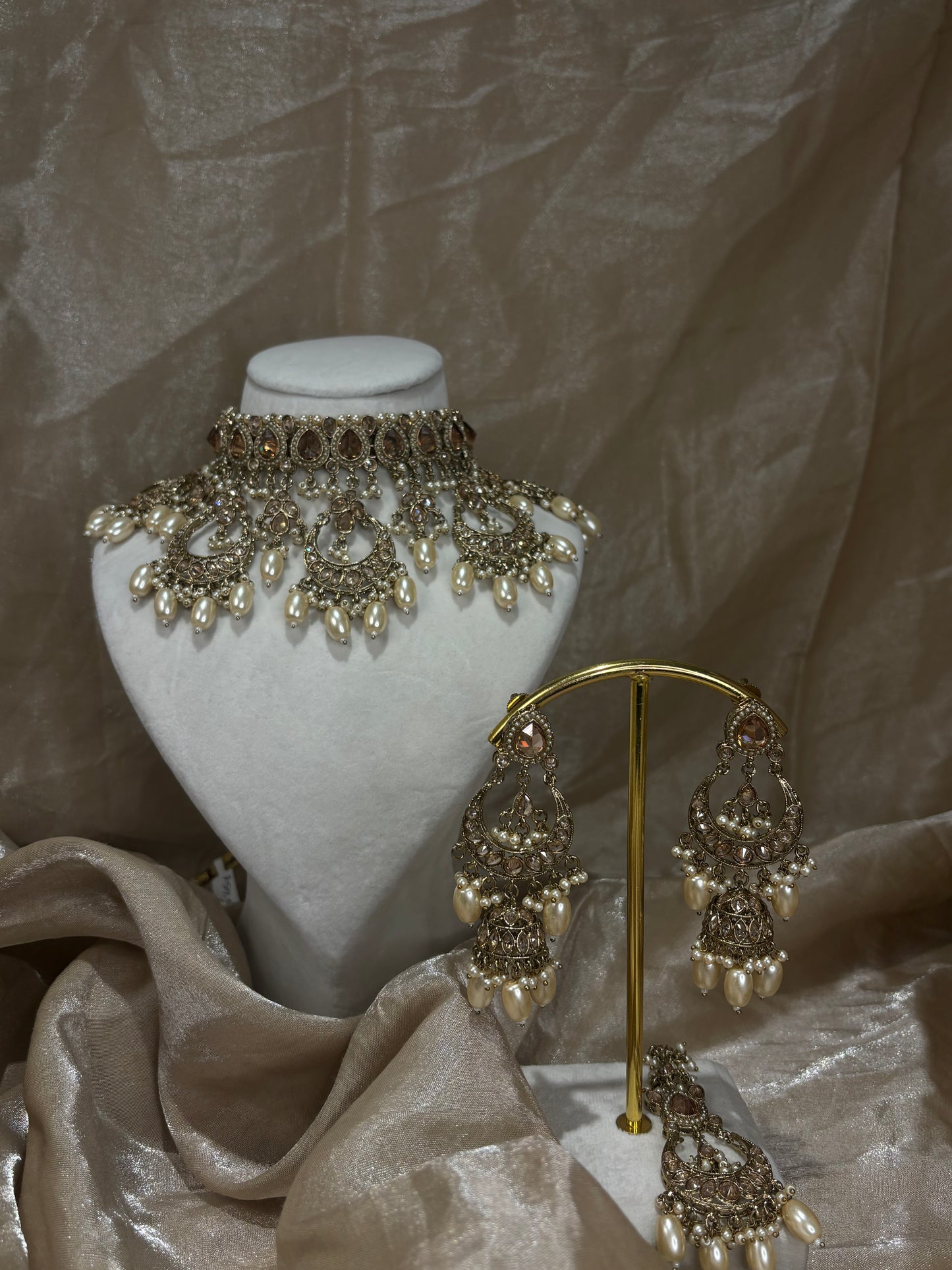 Heavy gold choker set