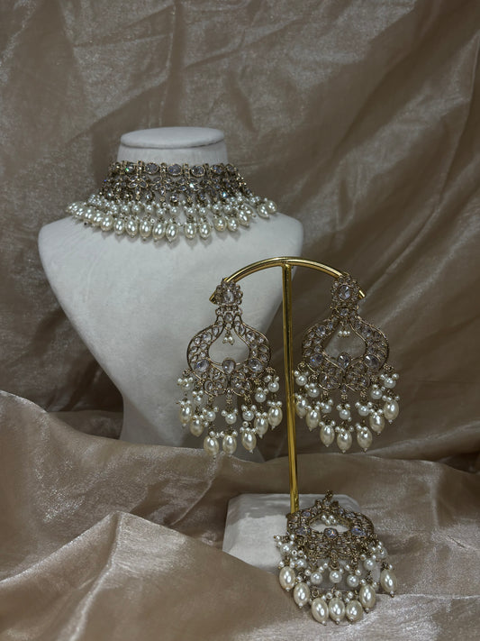 Gold choker set