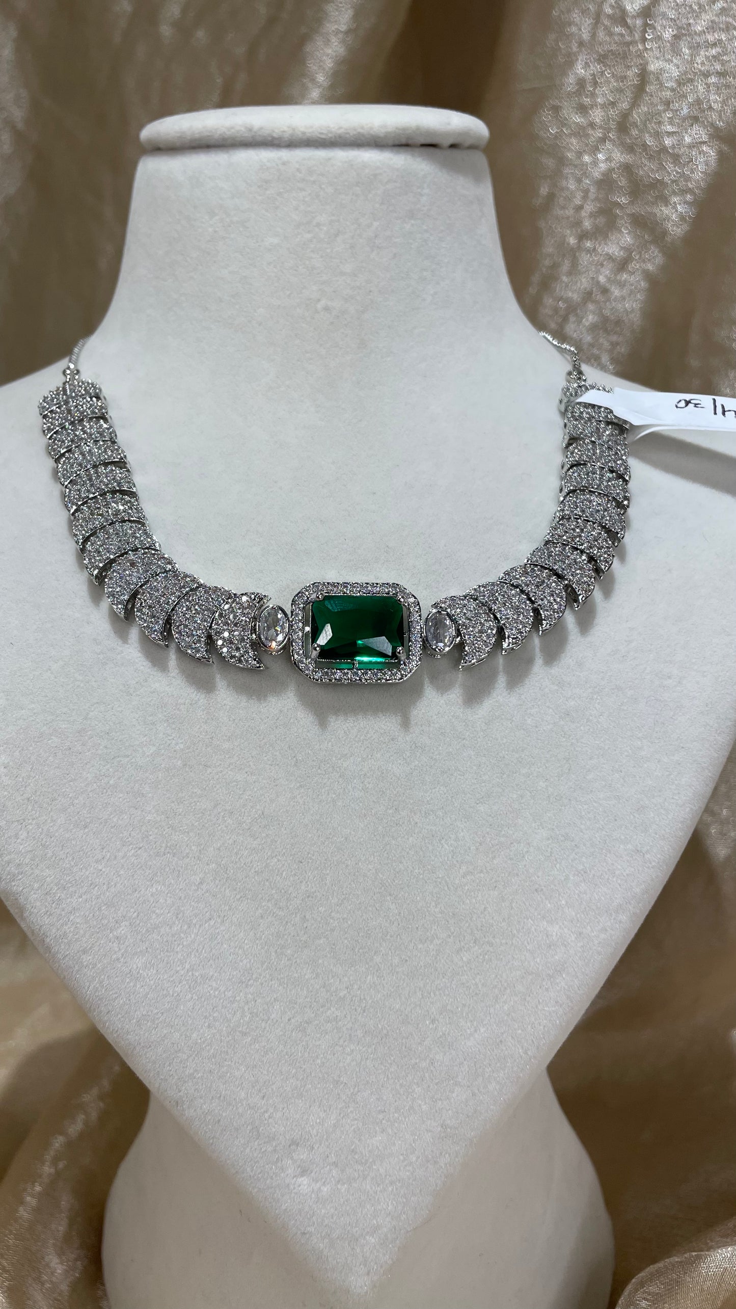 emerald green choker set