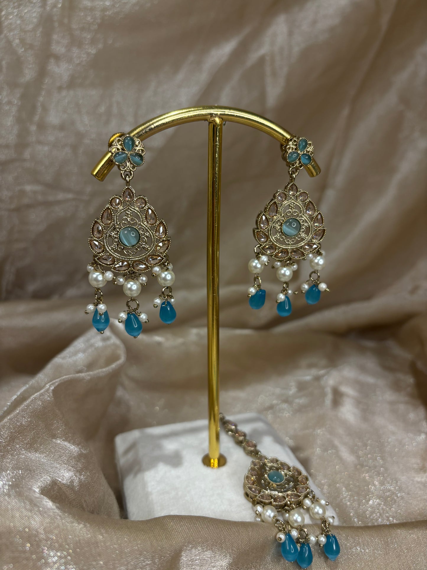 Blue choker set