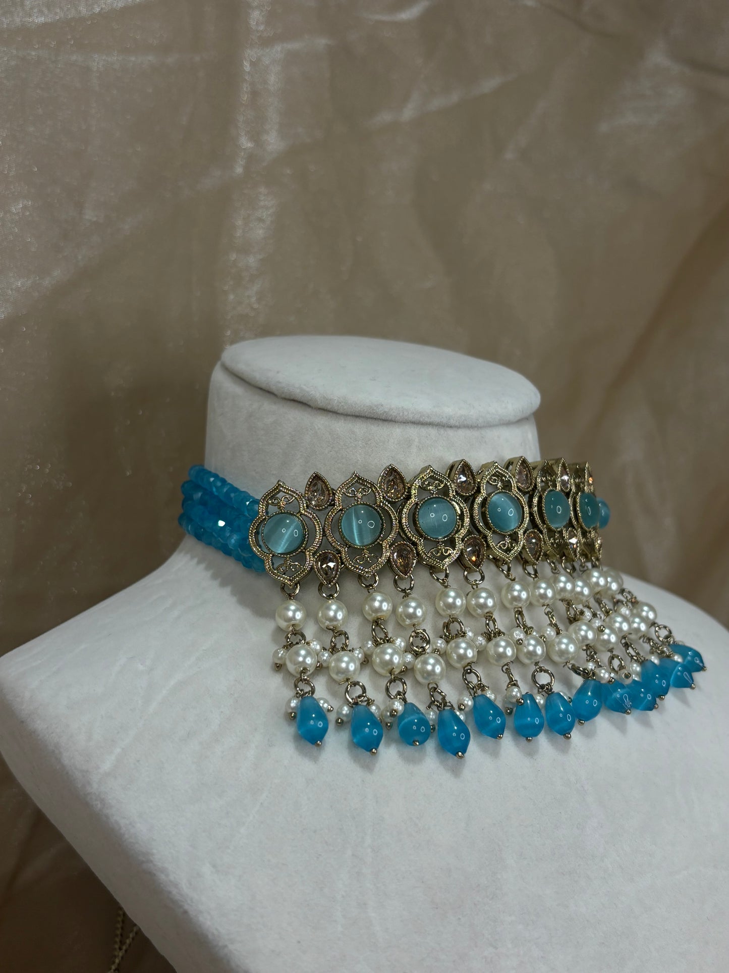 Blue choker set