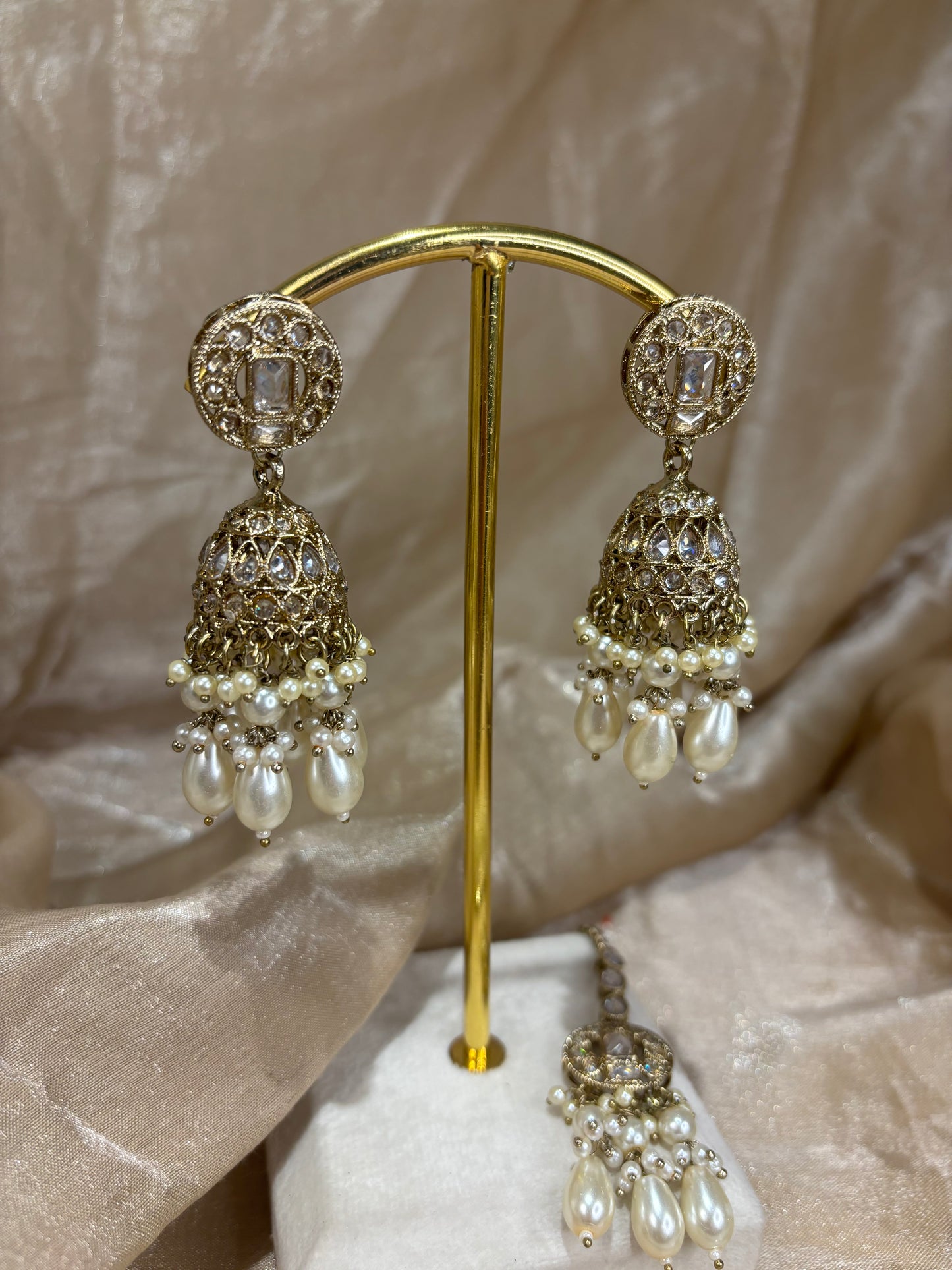 Gold necklace set