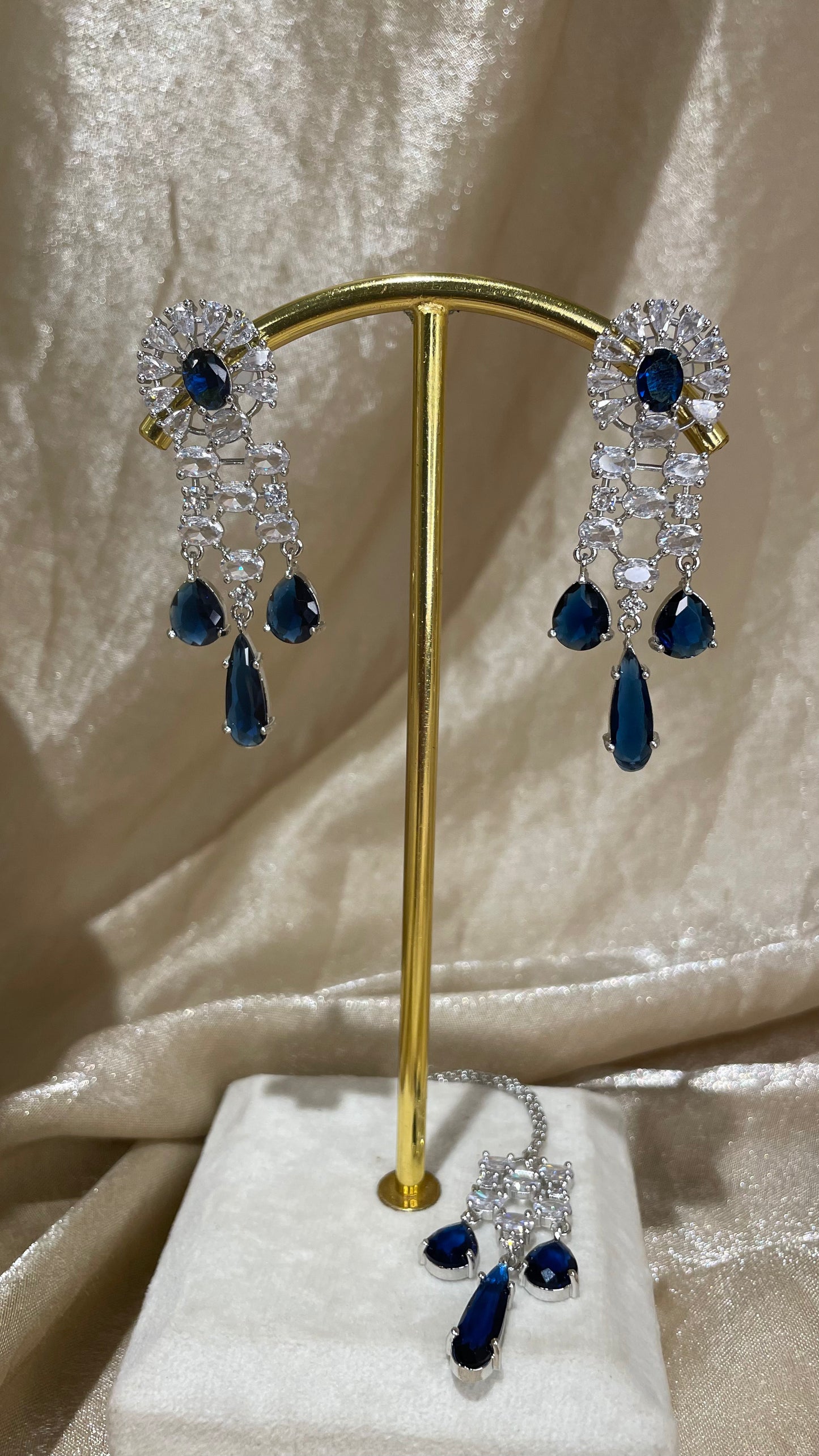 navy blue necklace set