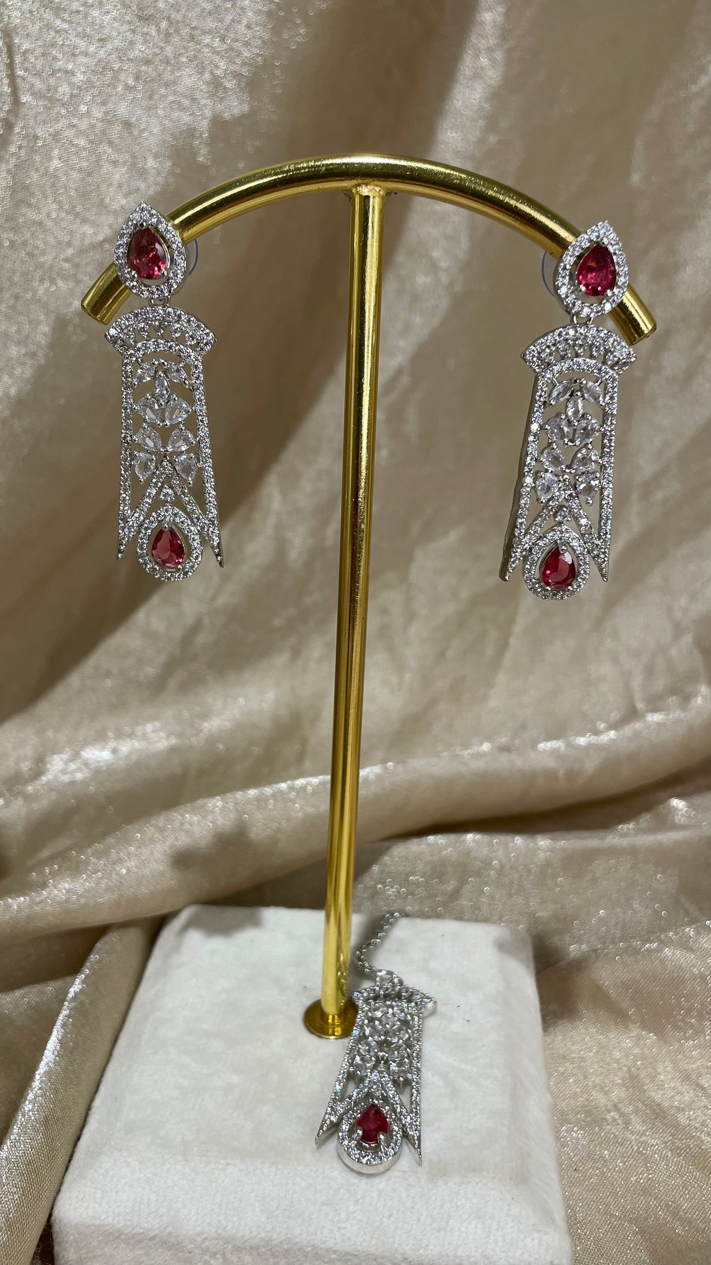 red choker set
