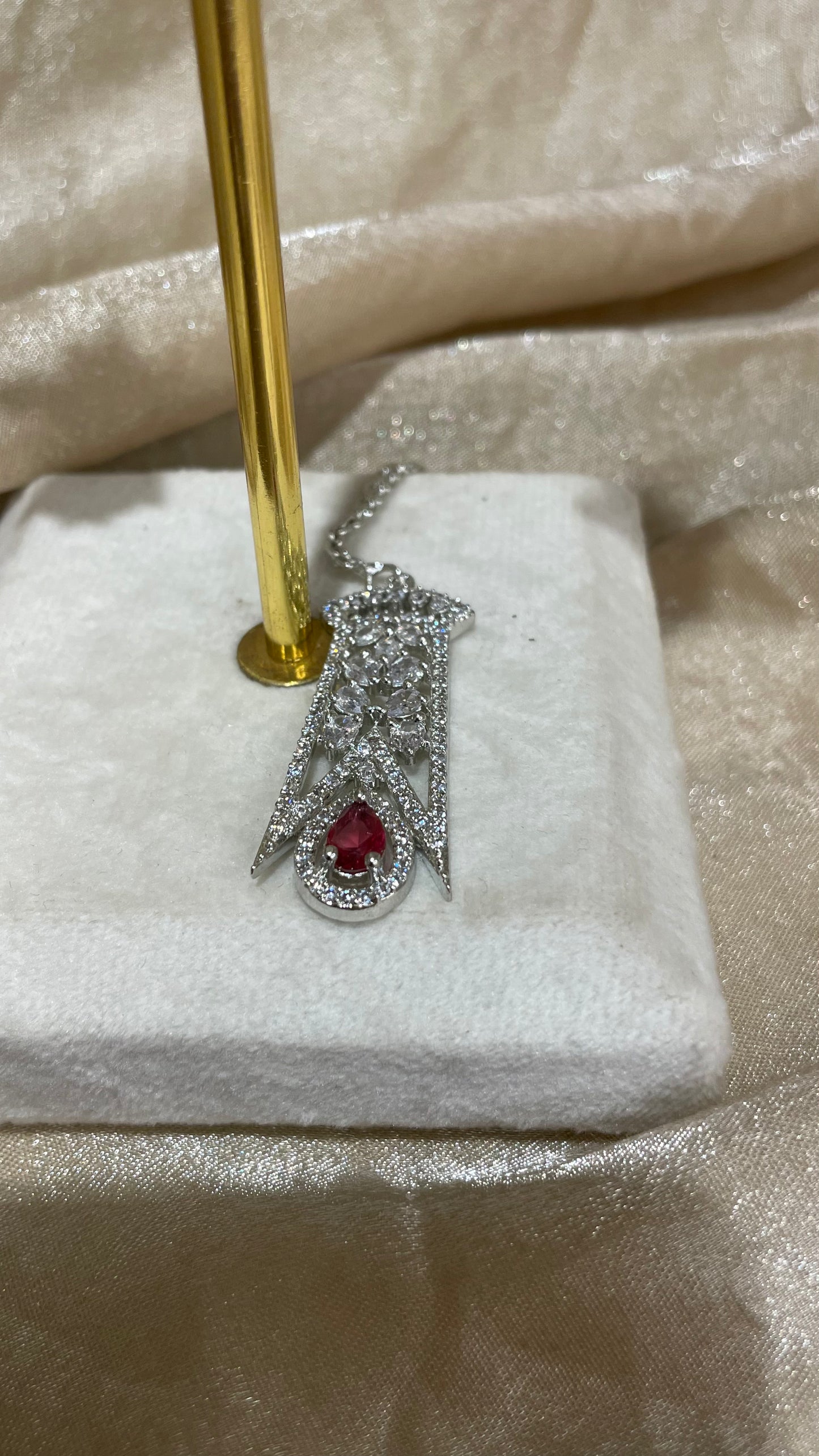 red choker set