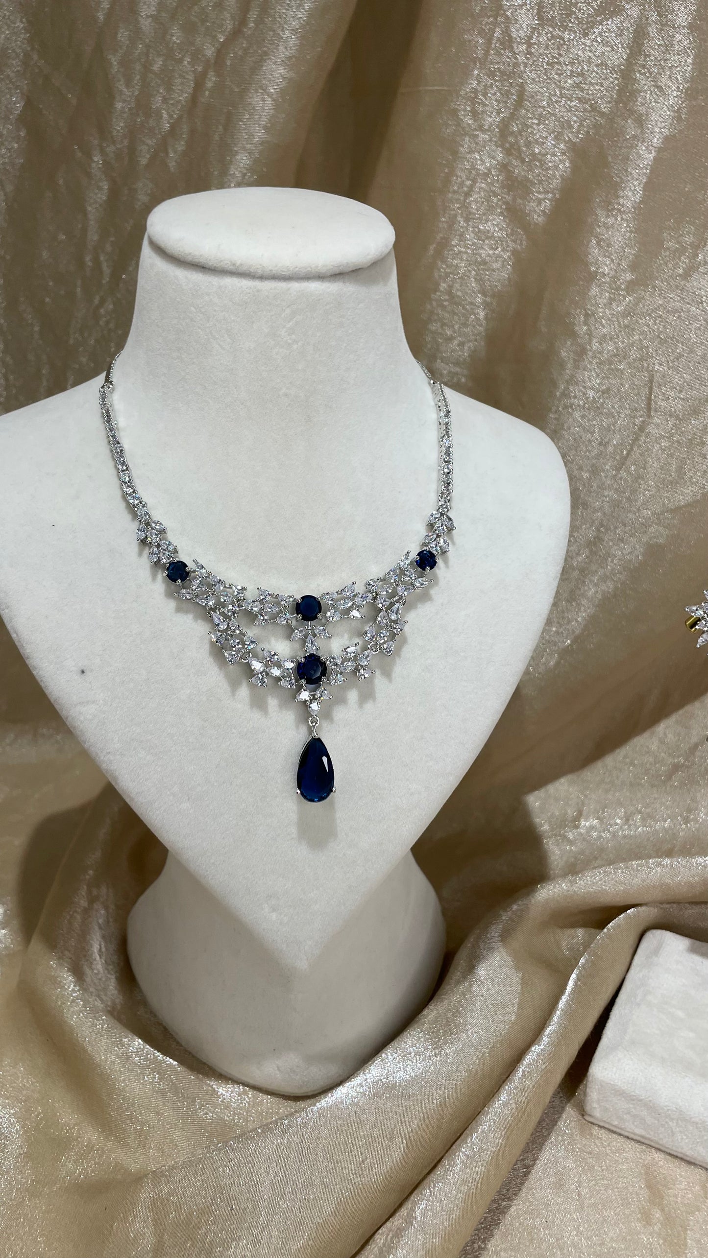 navy blue necklace set