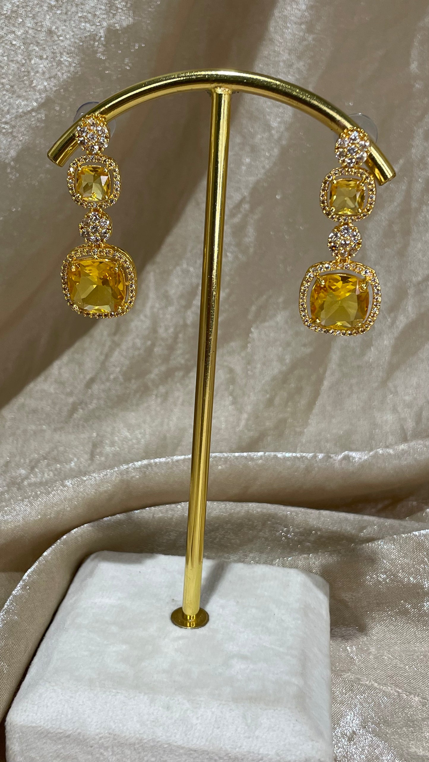 yellow necklace set