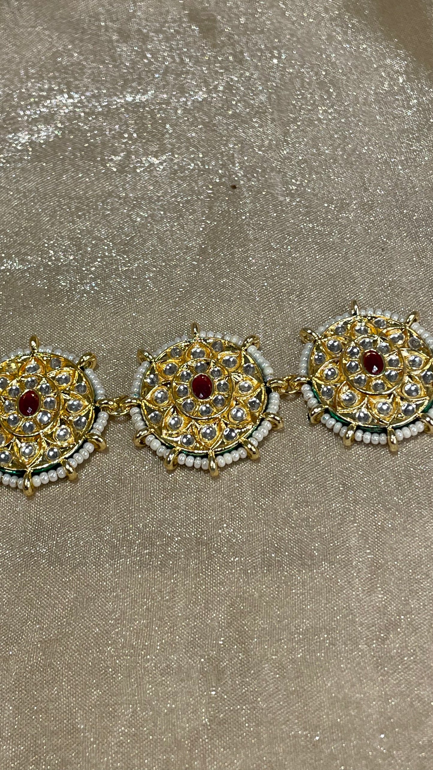 maroon sheeshphool