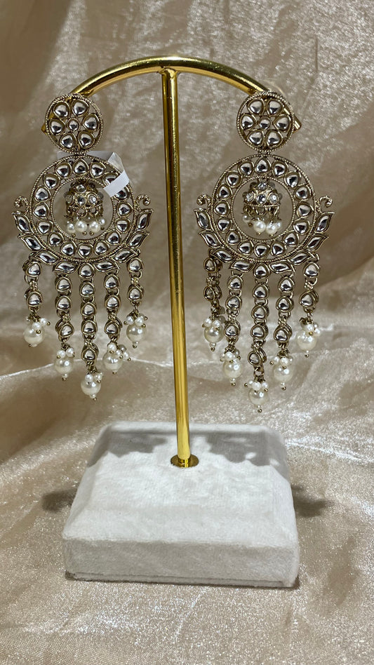 gold earrings