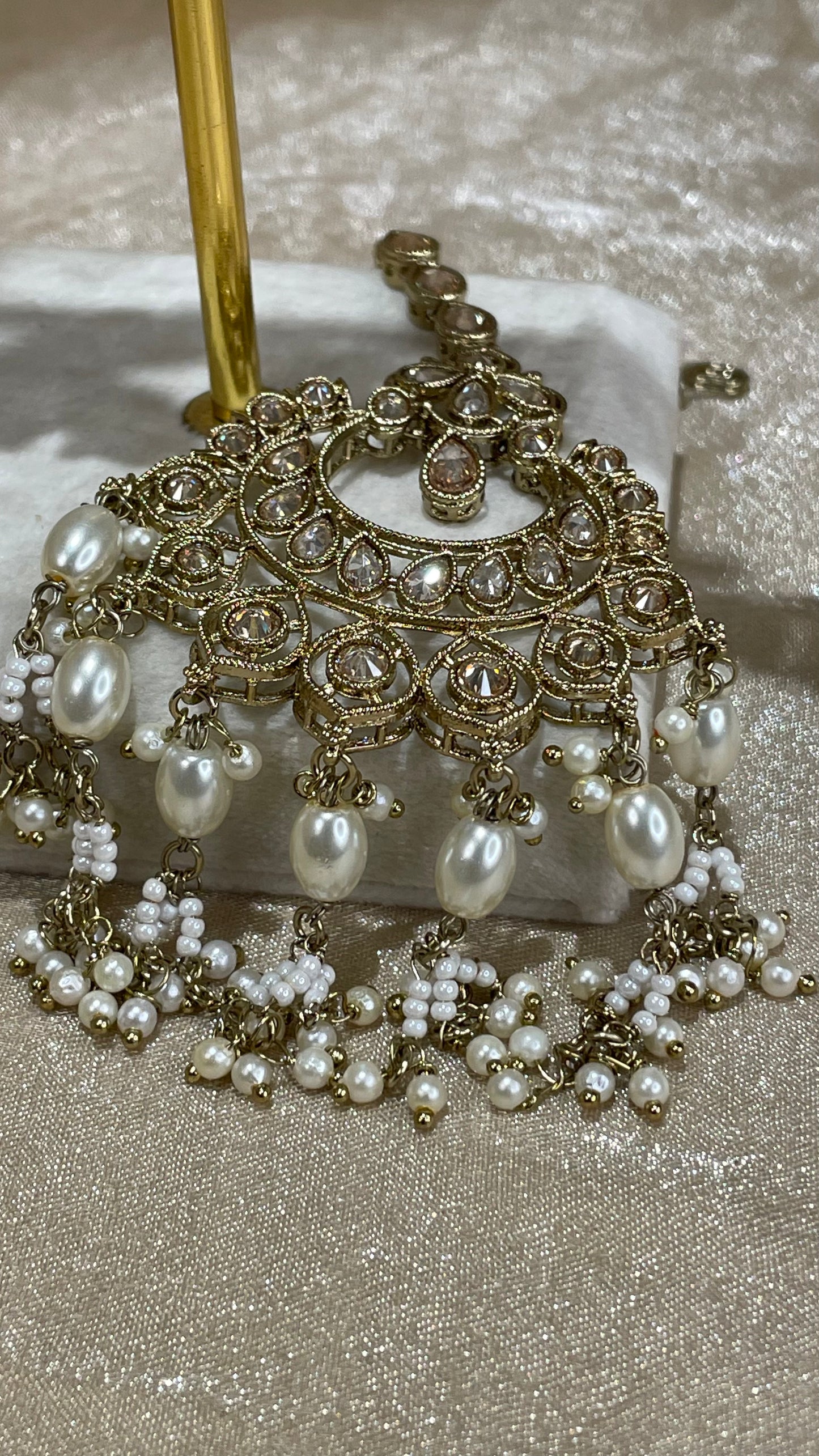gold earring/tikka set