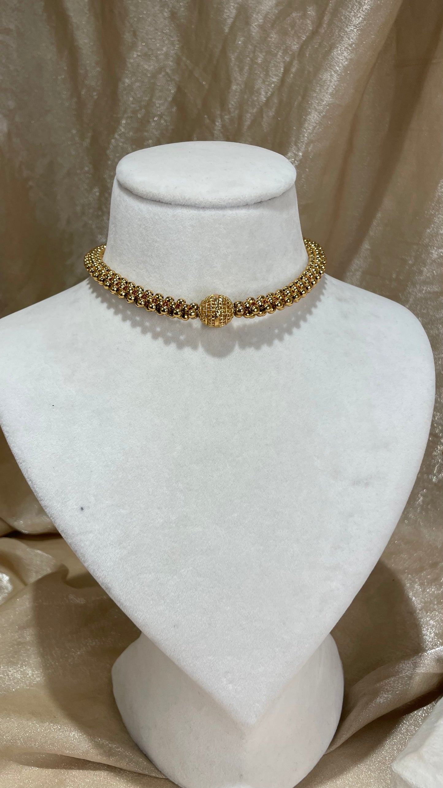 antiquee gold choker set